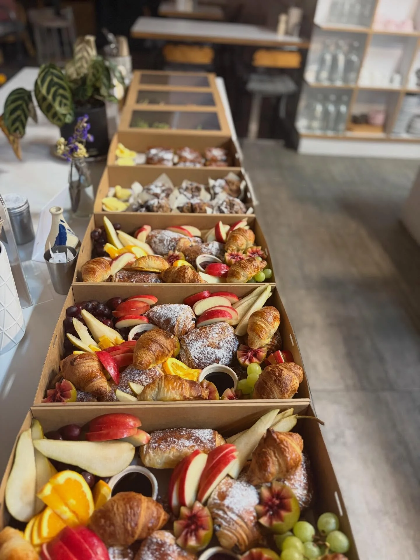 As the colder months settle in and the road works start back up our end of the street again, every catering order makes a real difference to our small family-owned business. ❄️ 🚧 

When you choose Victus for your morning brews, team lunch, meeting, 