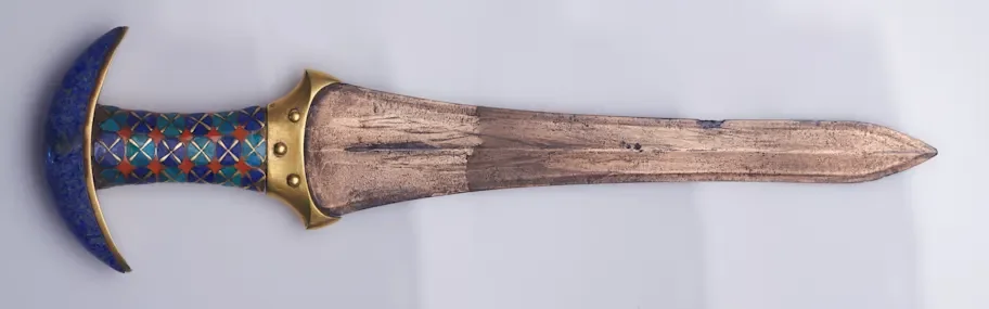 La maravillosa daga hallada en la tumba de la princesa Ita es uno de los hallazgos más emblemáticos de Dahshur.