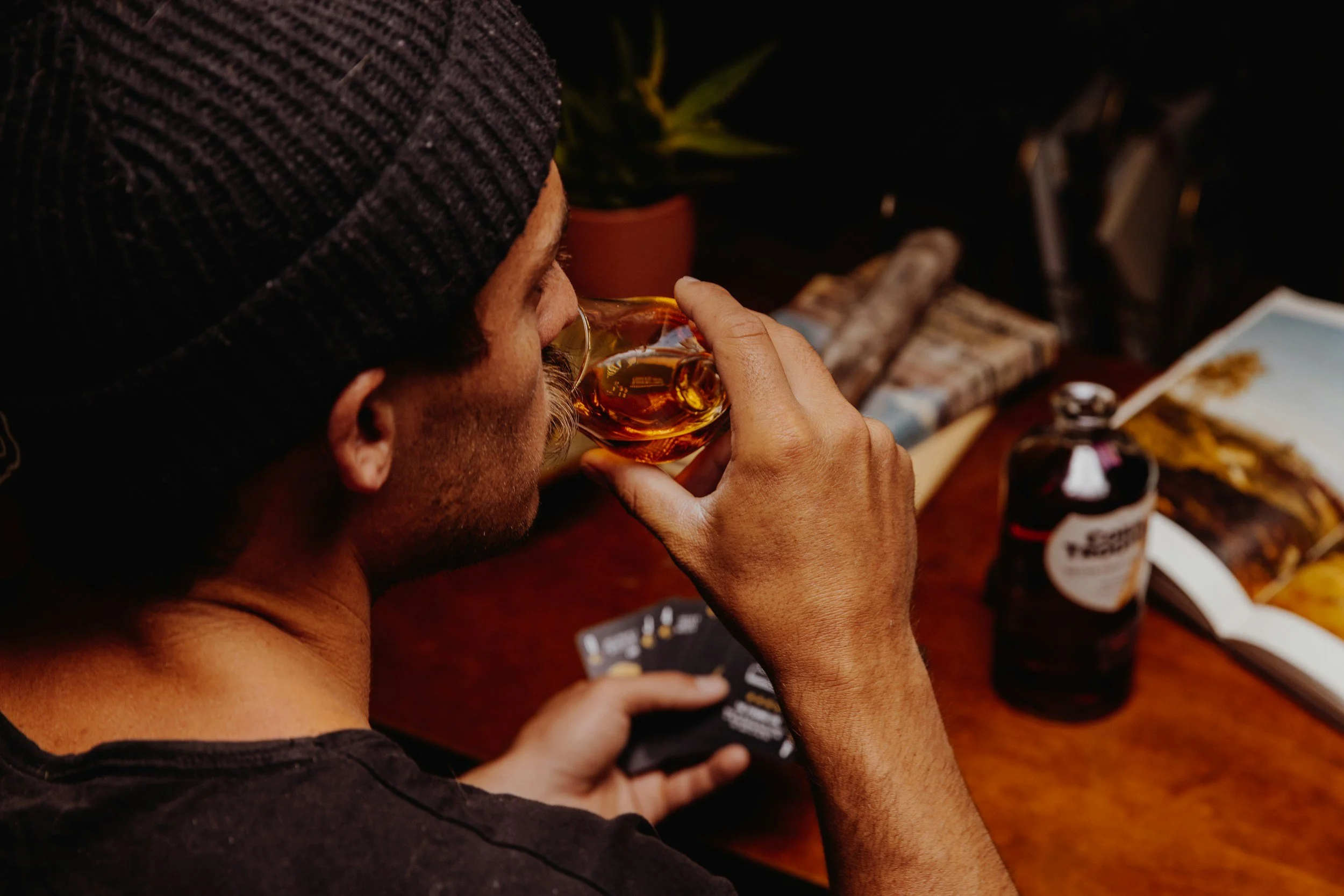 Para la ciencia de las adicciones, el estudio abre una vía de investigación largamente pendiente: entender cuándo el cannabis actúa como complemento del alcohol y cuándo como sustituto.