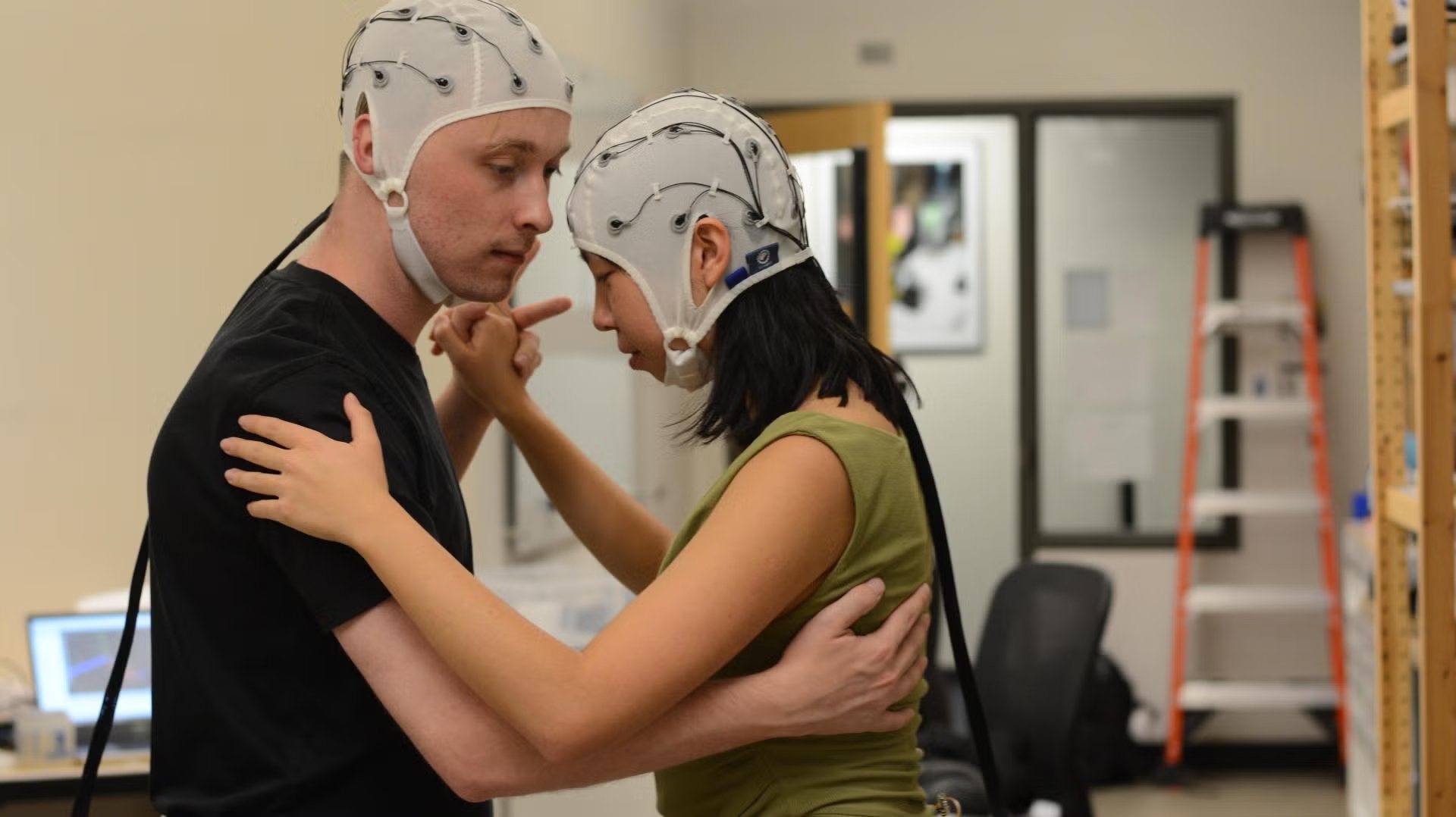 Los cerebros de los bailarines se sincronizan cuando se mueven juntos
