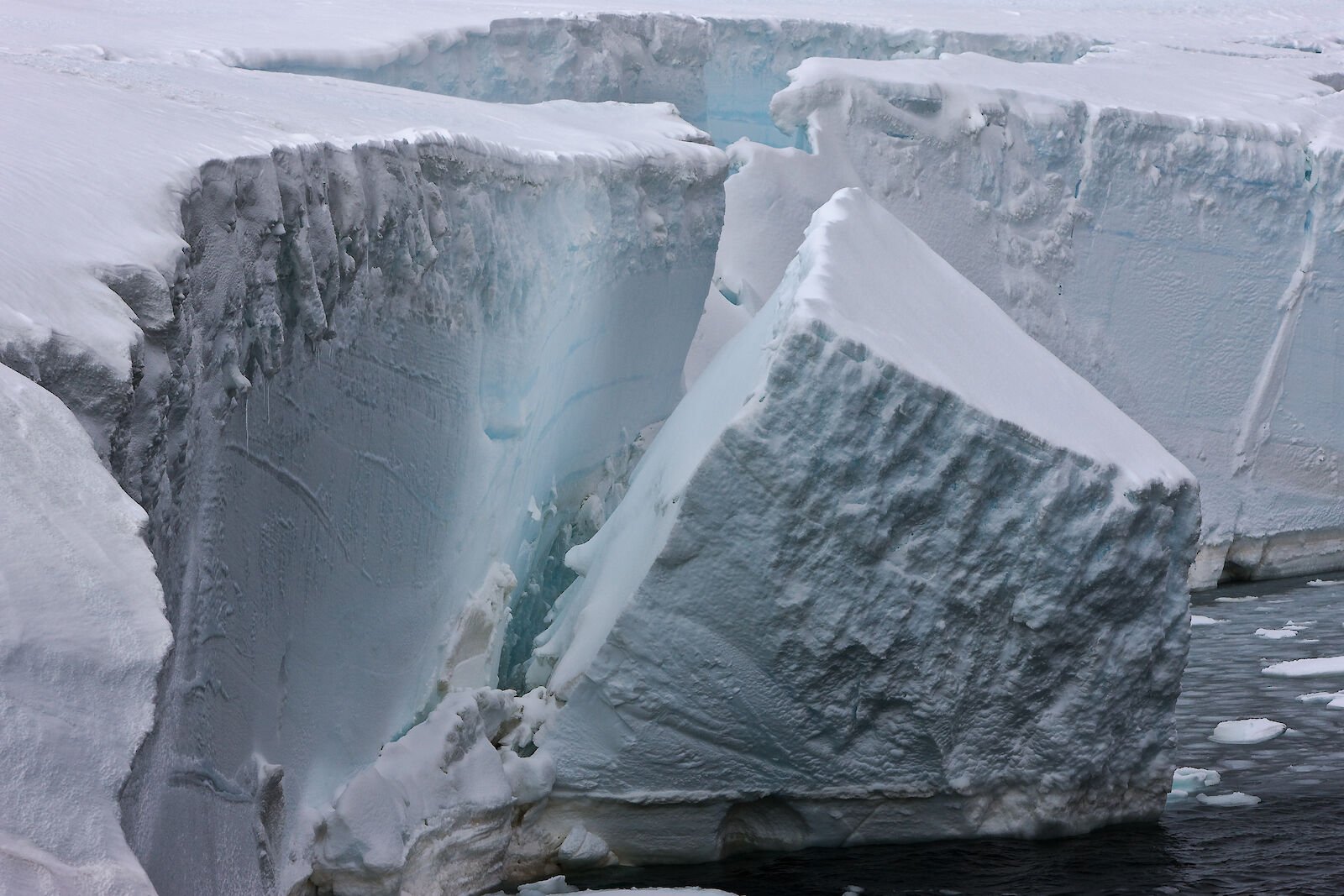 Los satélites revelan que Groenlandia y la Antártida han perdido 11,3 billones de toneladas de hielo