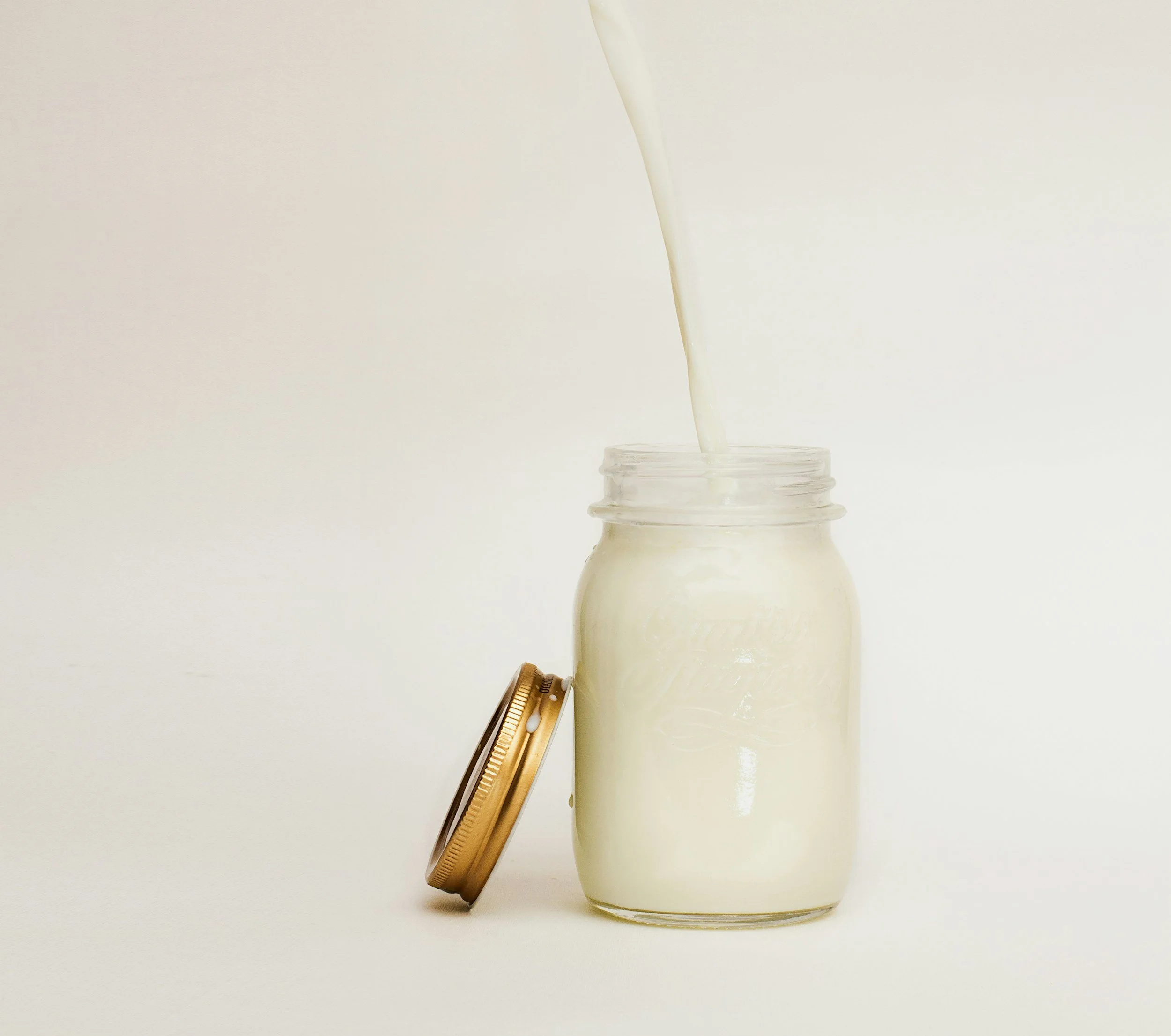 Qué revela la leche materna sobre la glándula mamaria y el crecimiento del bebé