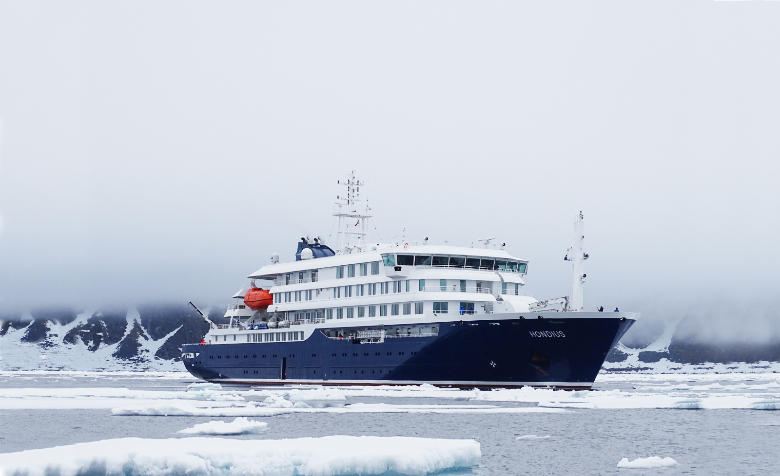 El crucero polar MV Hondius, durante una expedición antártica. El buque quedó bajo vigilancia sanitaria tras detectarse varios casos de hantavirus vinculados al virus Andes.