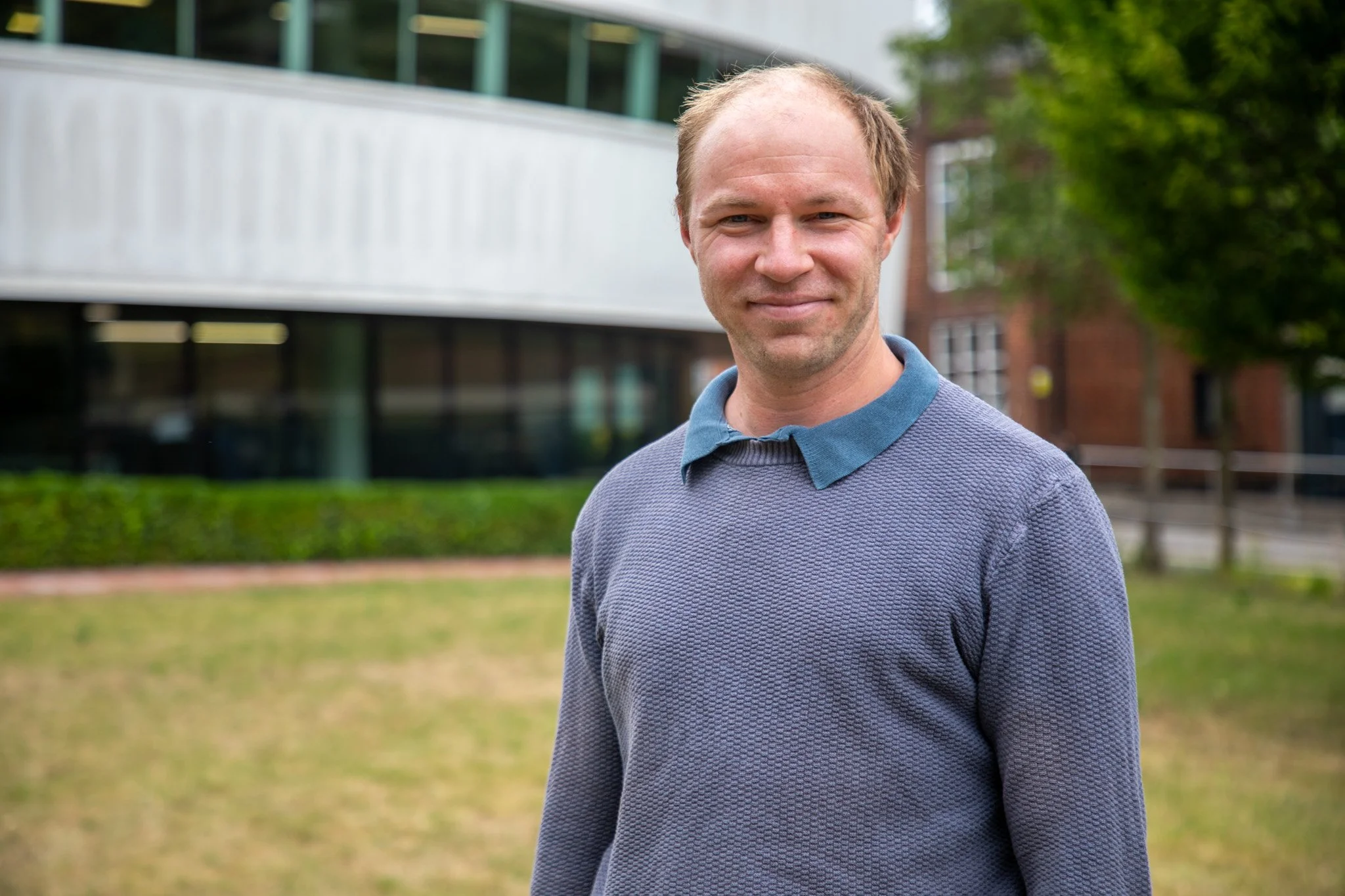 Phil Wiseman, investigador de la Universidad de Southampton y autor principal del estudio, lideró el equipo que revisó los datos de supernovas utilizados para medir la expansión cósmica.