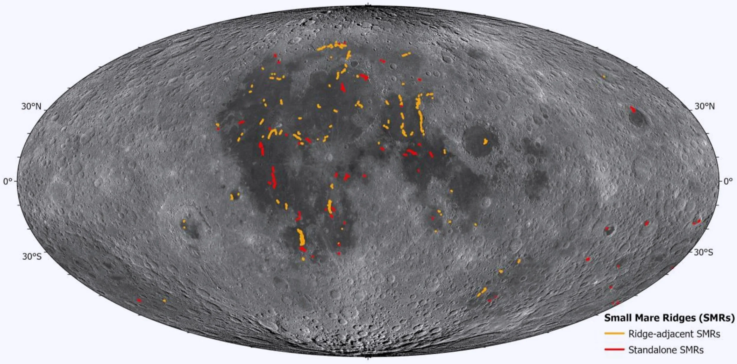 Mapa global de la Luna que muestra la distribución de cientos de pequeñas crestas tectónicas recientes, indicio de que el satélite sigue encogiéndose y experimentando actividad geológica.