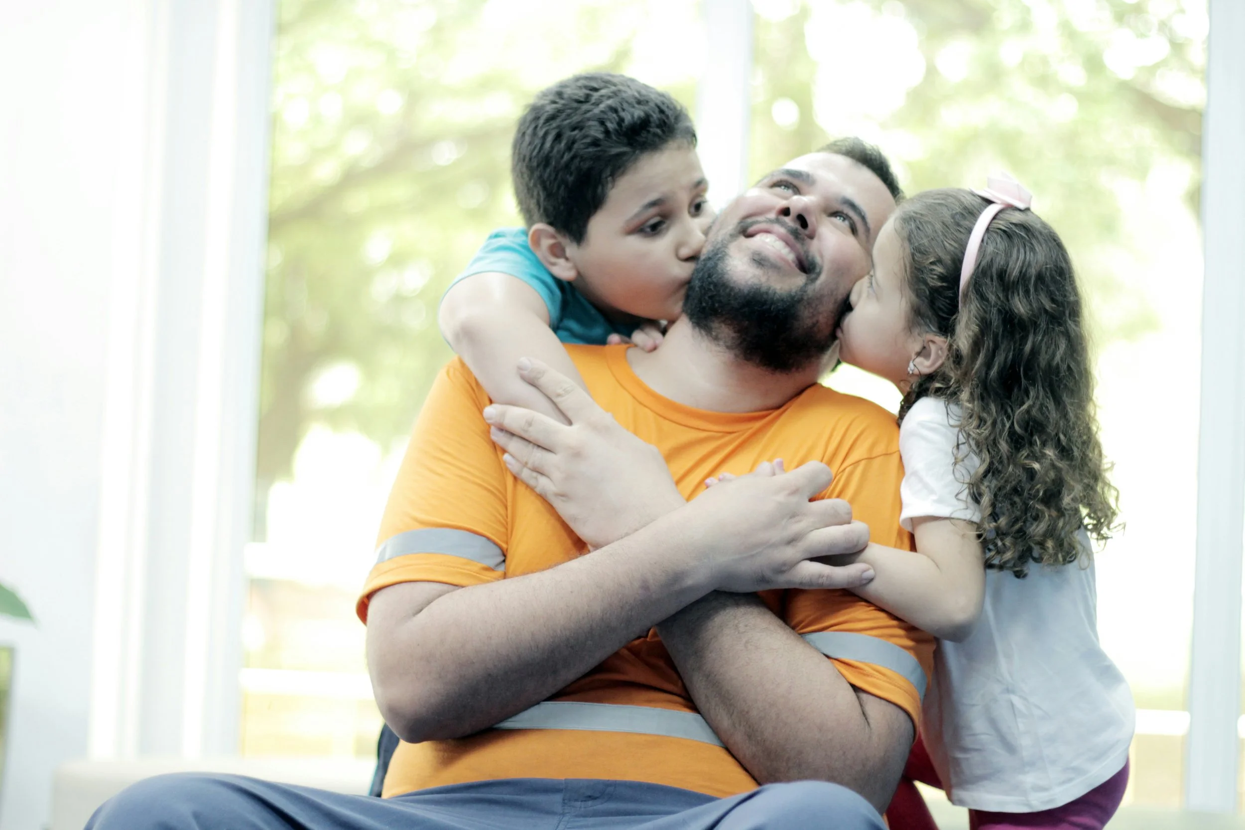 La influencia paterna sobre la salud infantil va mucho más allá de la genética.