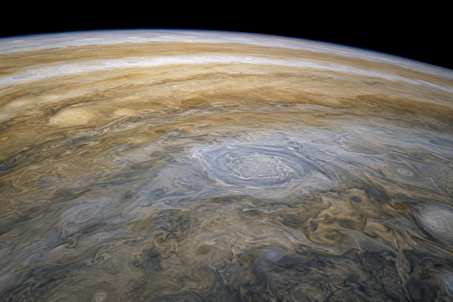 Recreación artística de la atmósfera de TOI-199 b vista desde corta distancia. El exoplaneta, un gigante gaseoso templado similar a Saturno, presenta enormes tormentas y bandas nubosas donde los astrónomos han detectado metano gracias al James Webb.