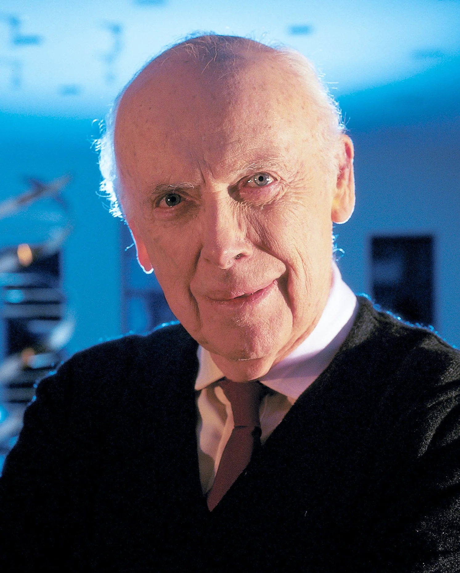 En 2019, Watson apareció en el documental Decoding Watson, emitido por la televisión pública estadounidense, donde insistió en sus teorías racistas sin base científica.