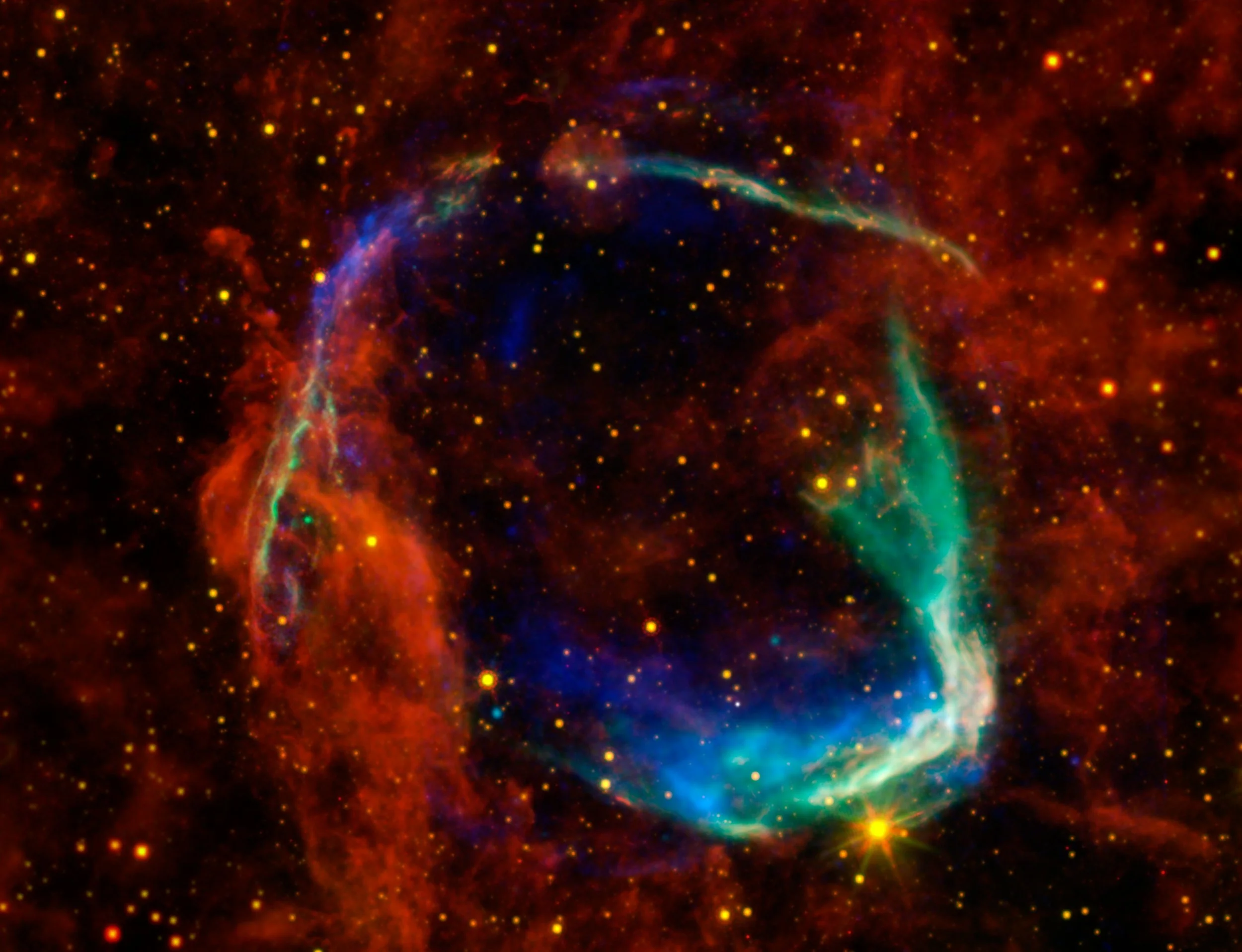El remanente de supernova RCW 86, situado a unos 8.000 años luz de la Tierra, podría ser la huella de la explosión estelar observada por astrónomos chinos en el año 185.