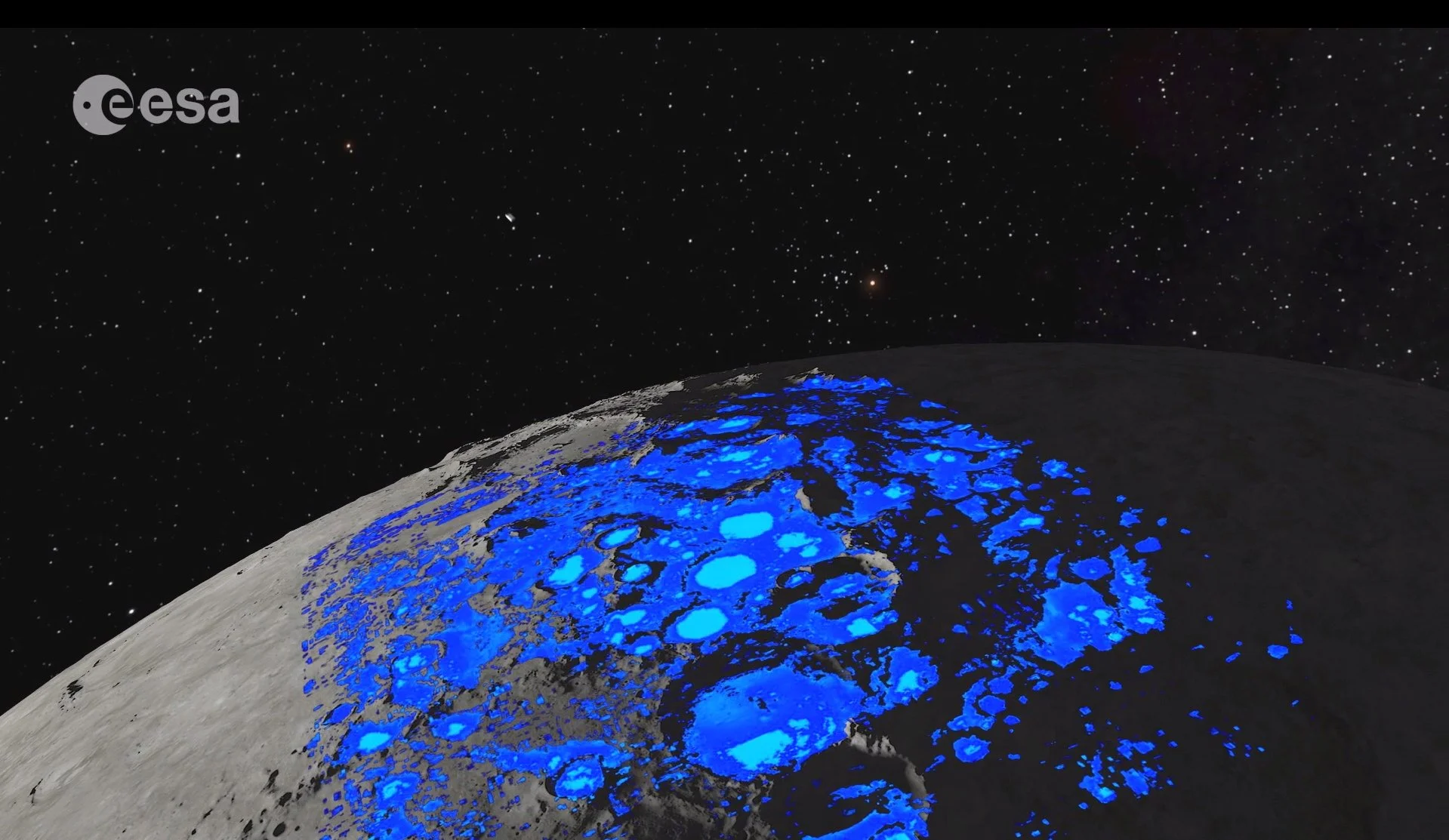 Las zonas resaltadas en azul señalan lugares del polo sur lunar donde el hielo de agua podría permanecer estable hasta un metro bajo la superficie. Determinar cuánto existe y si puede extraerse será decisivo para planificar futuras bases.