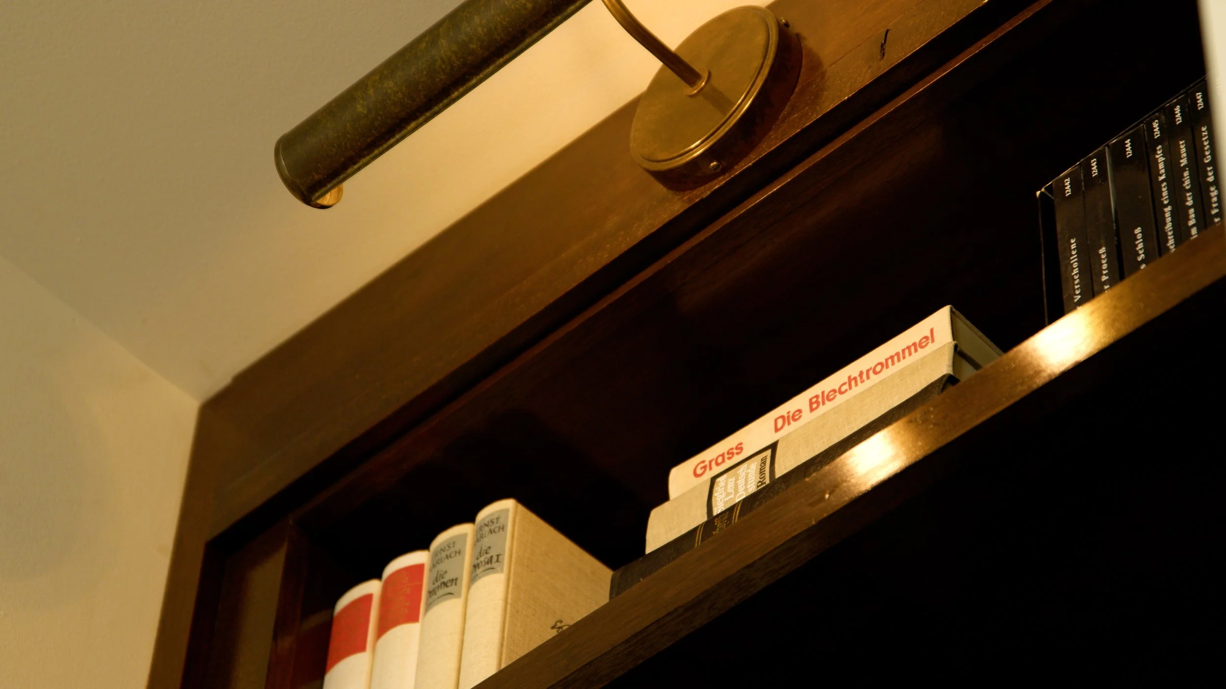 ROMBERWORKS_WARRENTOWNHOUSE.00_01_46_19.Still031.jpg