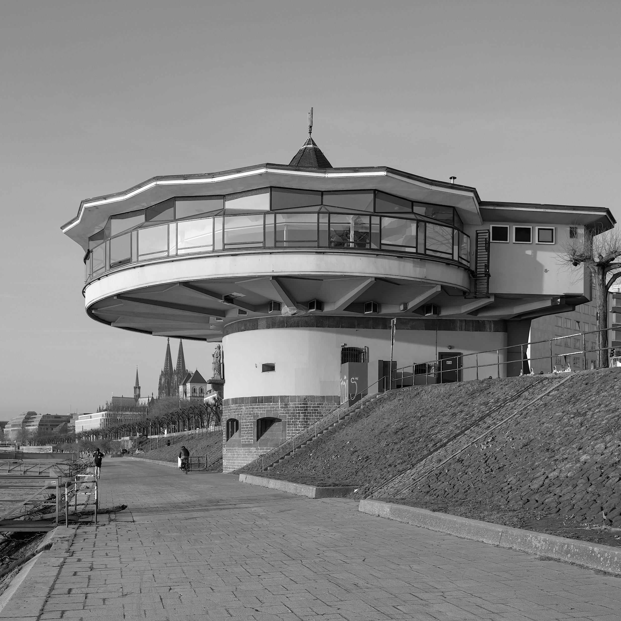 Bastei Köln - Generalinstandsetzung und Erweiterung Baudenkmal (1924)