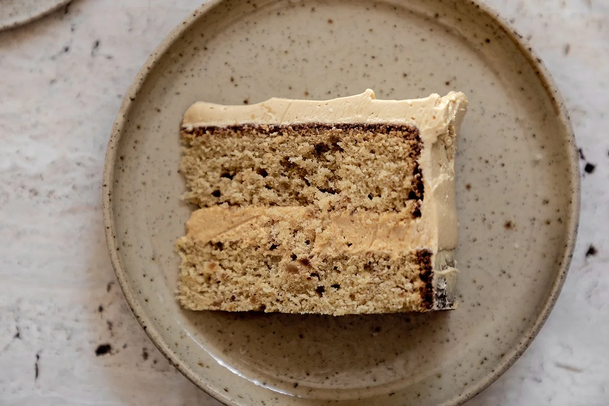 TOASTED ALMONDS CAKE W/ CARAMEL BUTTERCREAM