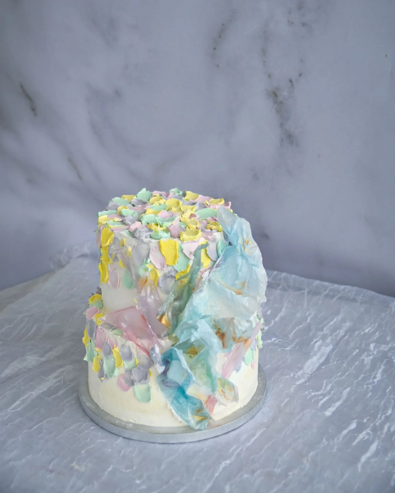 🩷💛💚💜
The painter.

Porkkanakakku, sis&auml;ll&auml; valkosuklaamousse, kinuski ja keksinpaloja. Toteutettu vegaanisena. 🩷

#vegancake #artcakes #makusta #tilauskakku #tilauskakkuespoo #tilauskakkuhelsinki #vegaaninen #vegaaninenleivonta #eleplan