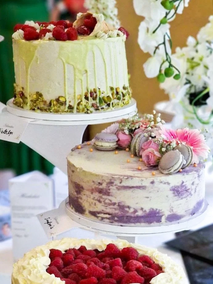 Instagramin puolella on ollut hiljaista, mutta kakkupuolella kuhisee! Suunnittelemme kev&auml;&auml;n kampanjoita sek&auml; h&auml;&auml;kakkusesonkia. Kiitos kaikille vuonna 2026 tilauksen jo tehneille ja tuleville asiakkailemme ❤️ 

Millaisia kampa