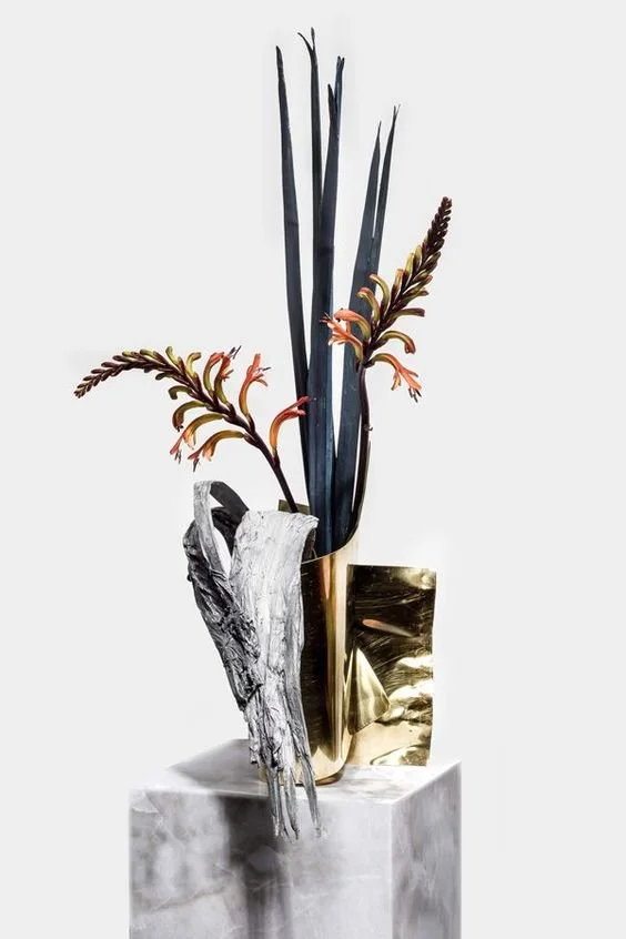 ikebana gold green sculpure inspiration