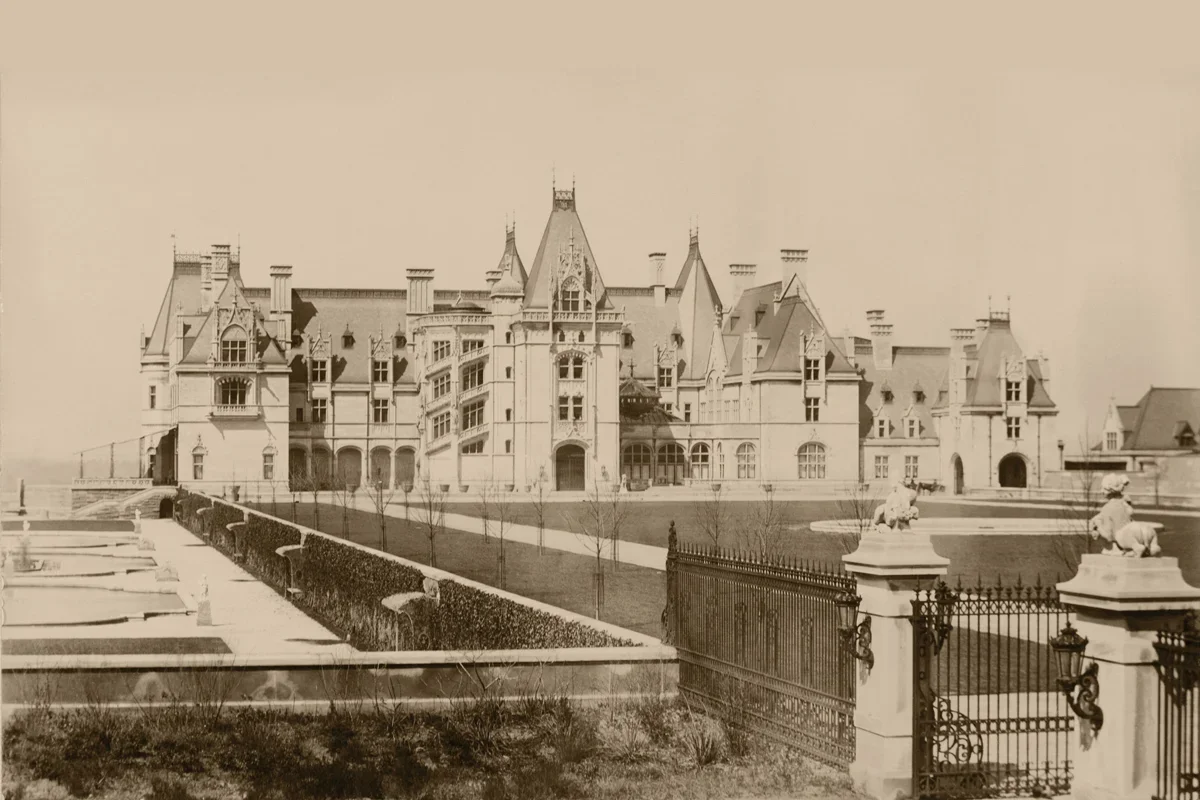 The Summit Residency: Chateau Estate Suite