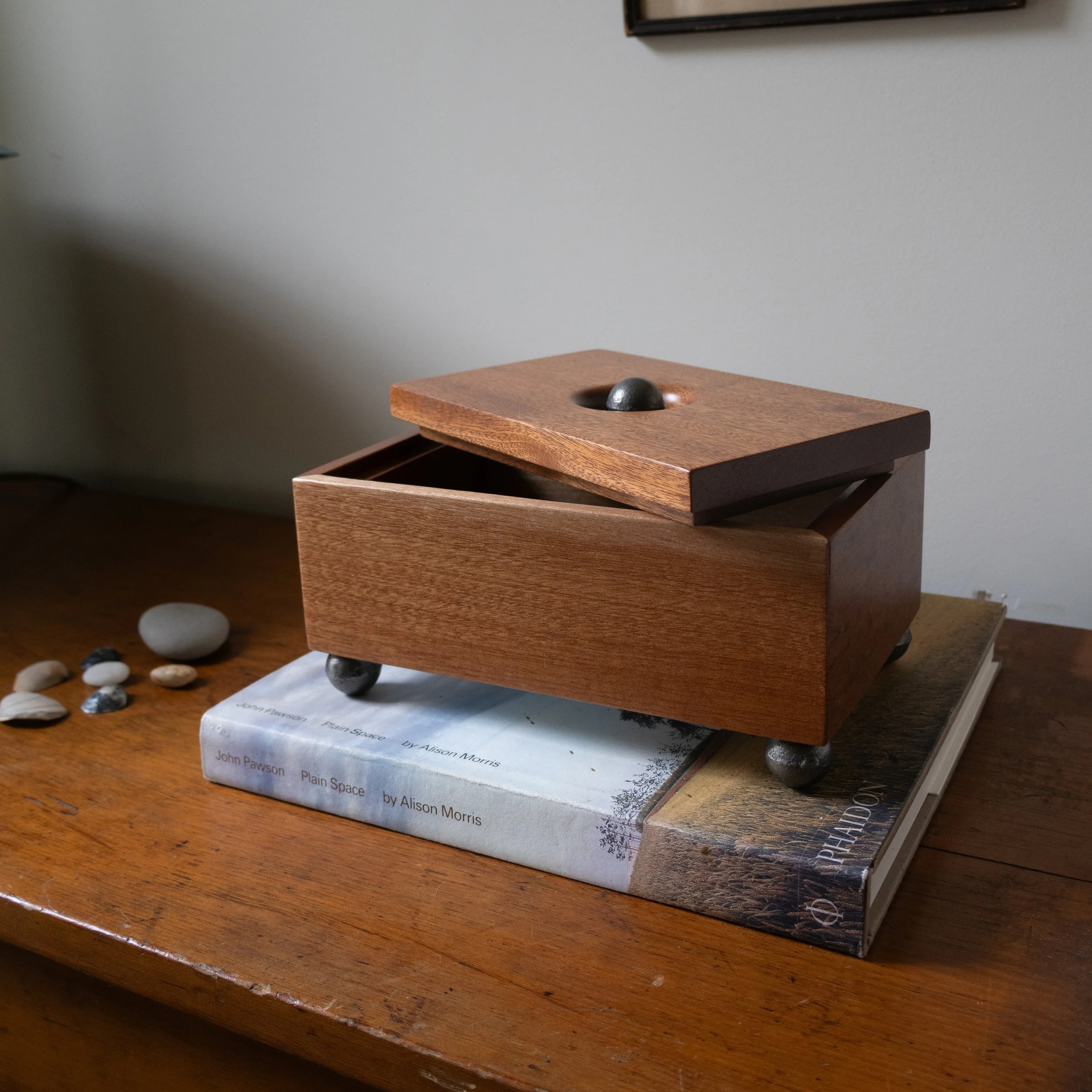 MUHLY-Sample-Sale-PHONE-BOX-2.jpg