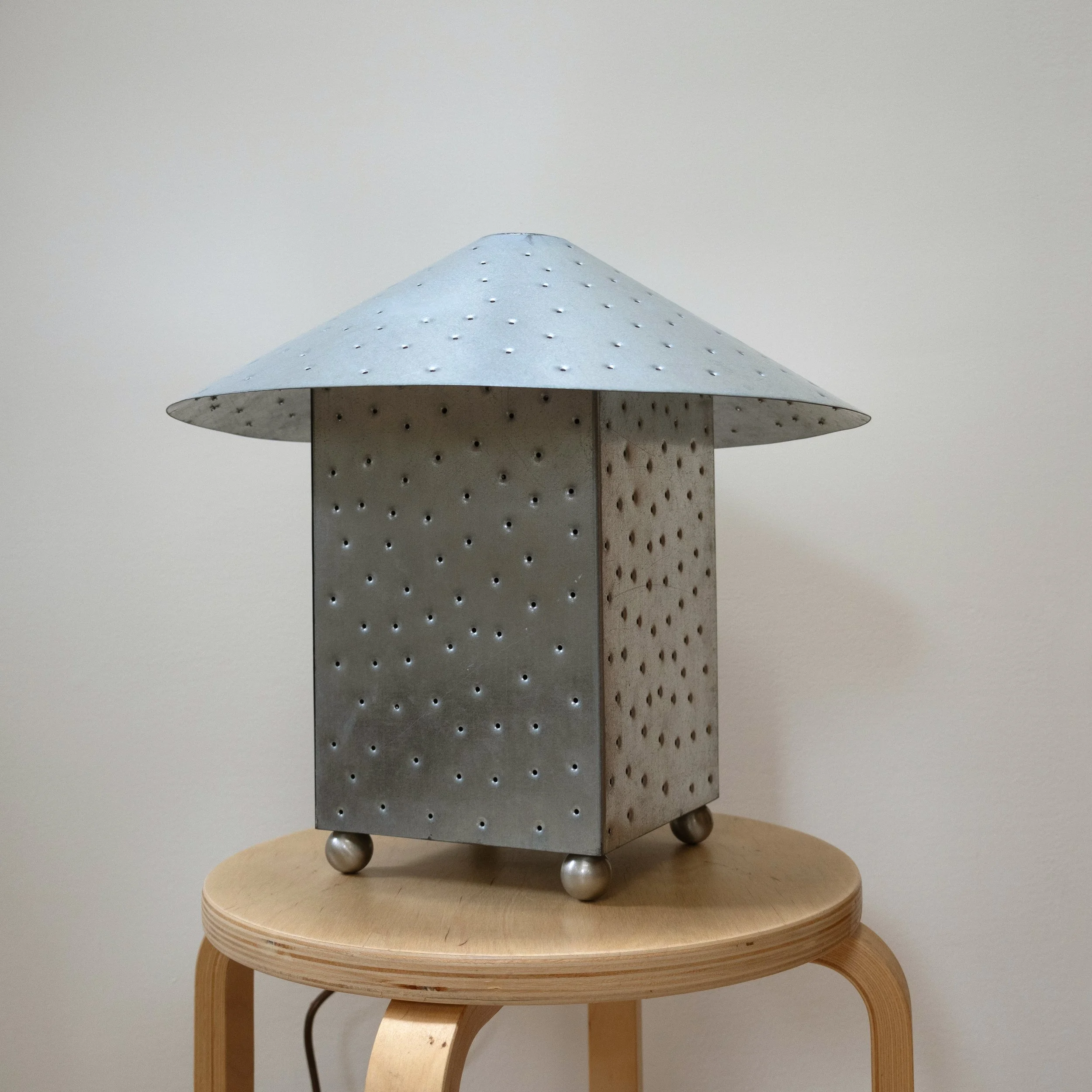 MUHLY-Sample-Sale-Lamp-2.jpg