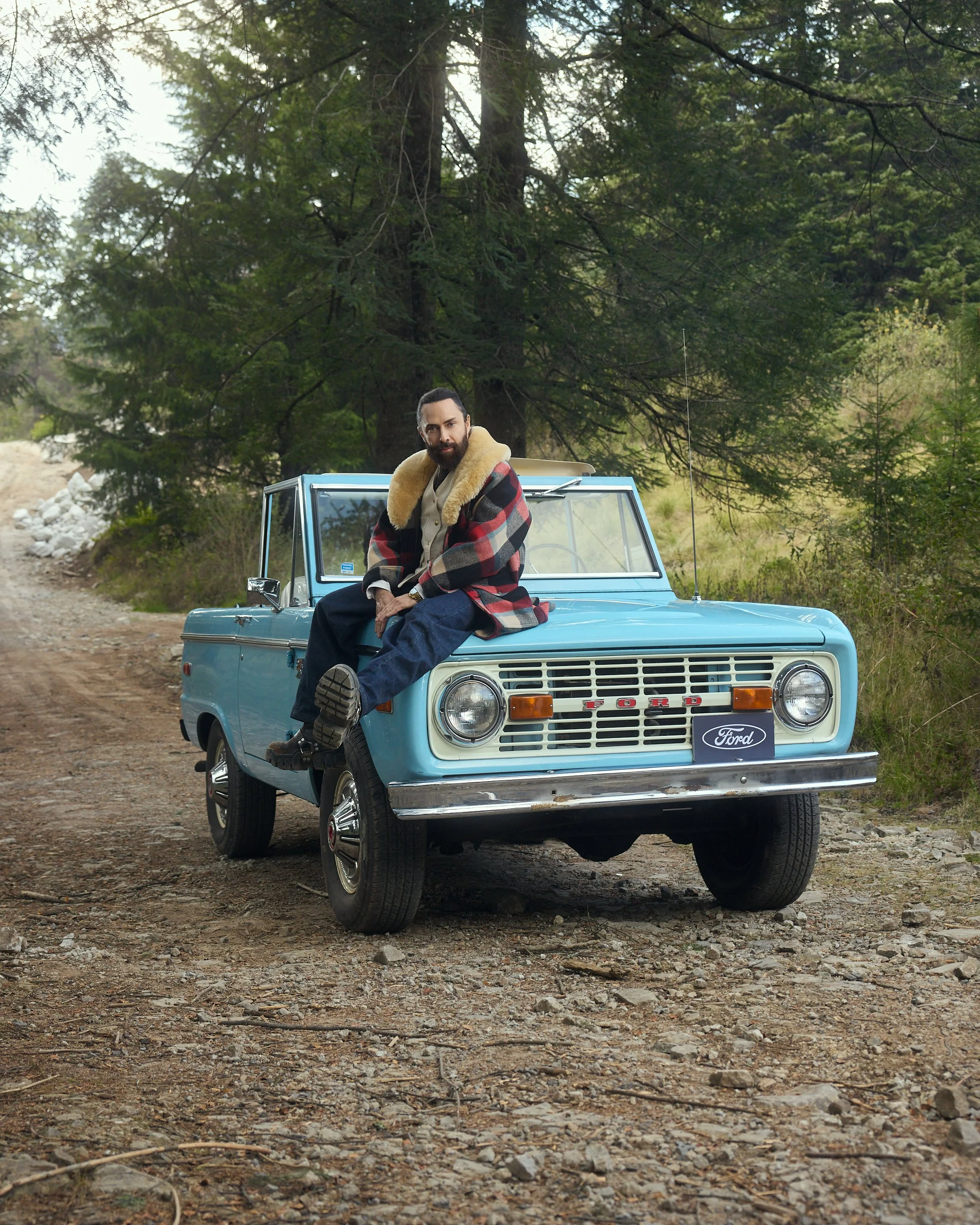 FORD BRONCO X JAY DE LA CUEVA