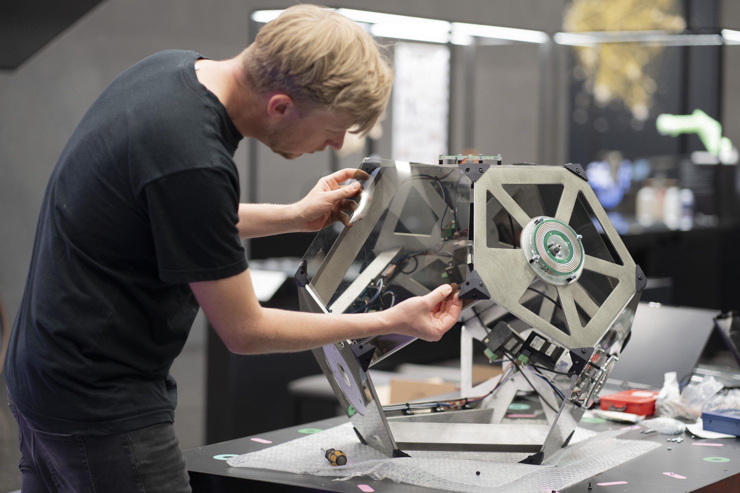 atelier-e-multipolar-manufacturing-2400x.jpg