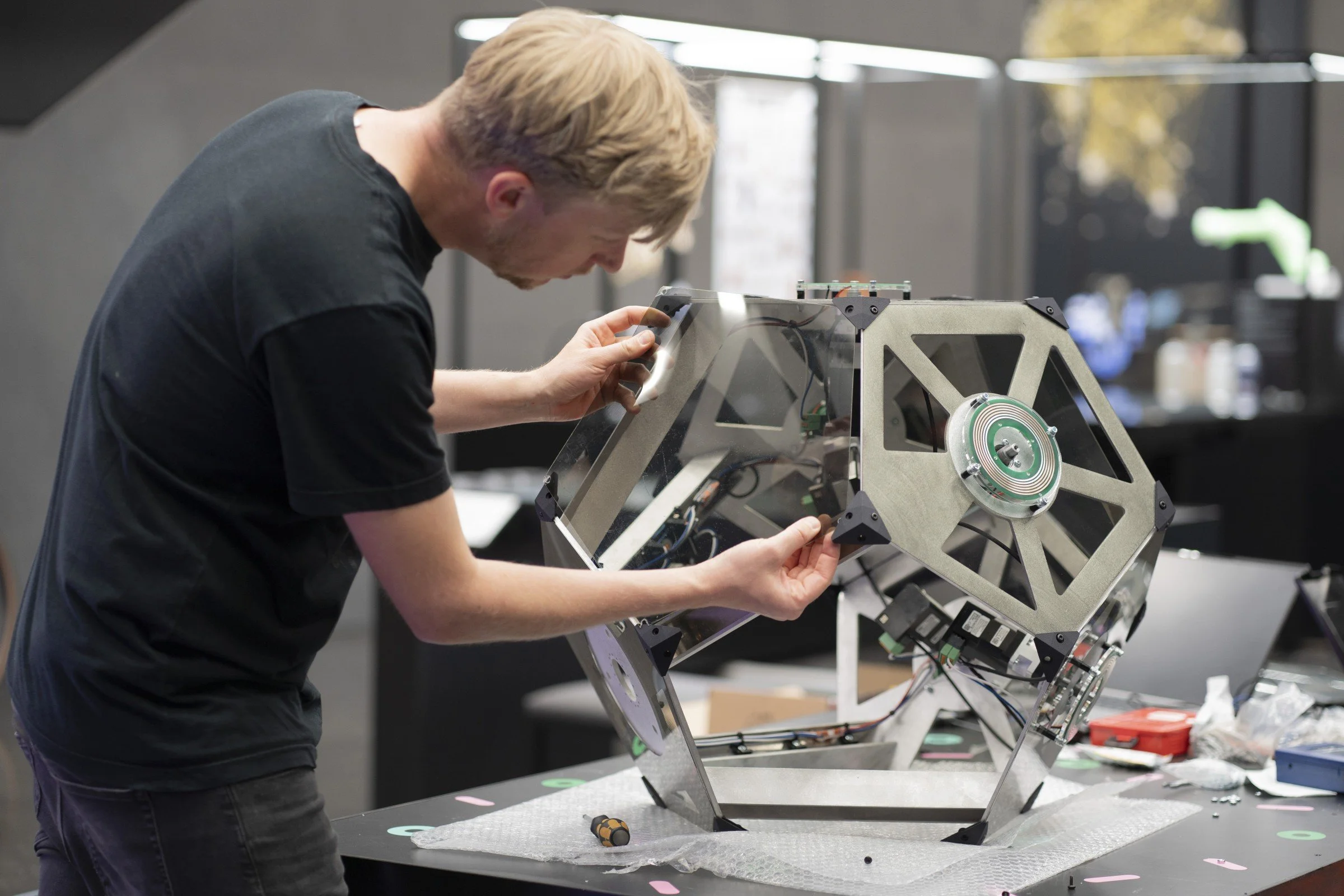 atelier-e-multipolar-manufacturing-2400x.jpg