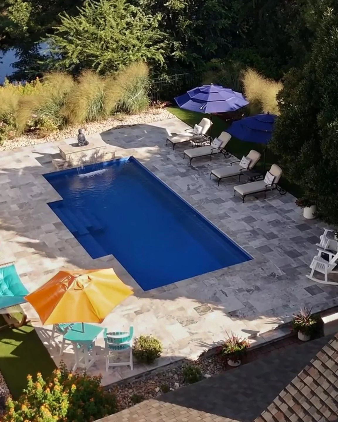 Did you know that we also handle fiberglass pool installations? 👀

Fiberglass pools are a great option if you're looking to save time, stay lower in budget, and still end up with a beautiful finished space.

And just because it's fiberglass doesn't 