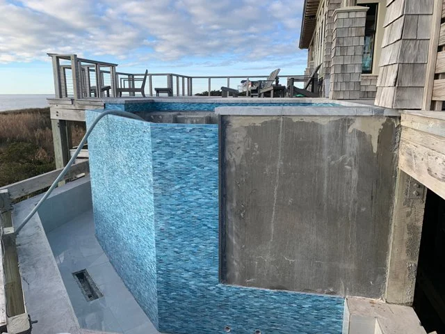 ArtisanPools_Lynn_SpaTiling.jpg