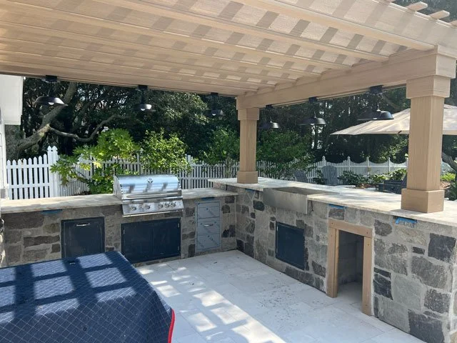 ArtisanPools_Housman_outdoorKitchen.jpg