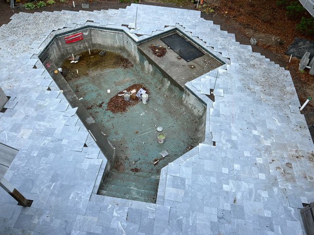 ArtisanPools_Housman_poolPavers_Overhead.jpg
