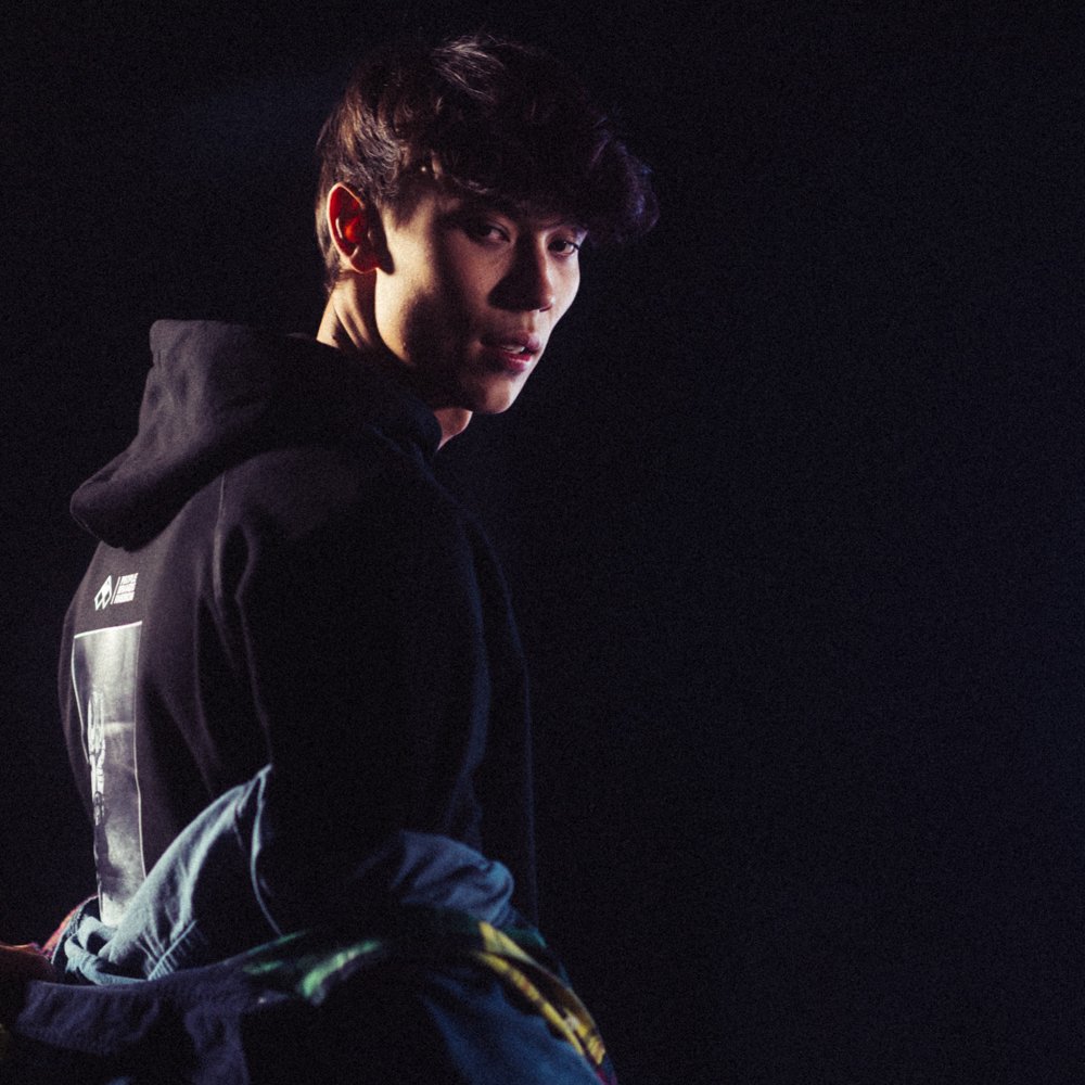 211111_0049_HOODIE-1_BLACK_SPACE_2837_1X1_1000p.jpeg