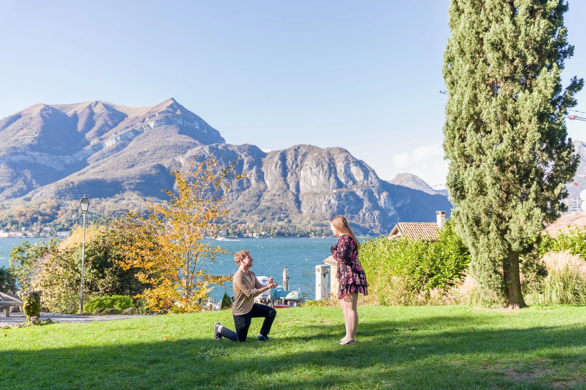 Proposal in Public garden in Bellagio