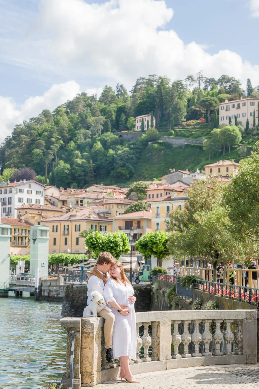 Couple-in-bellagio-close-to-lake.jpg