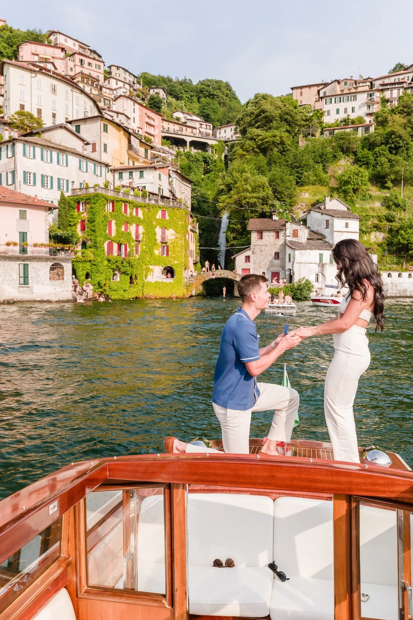 Proposal in a boat at Nesso