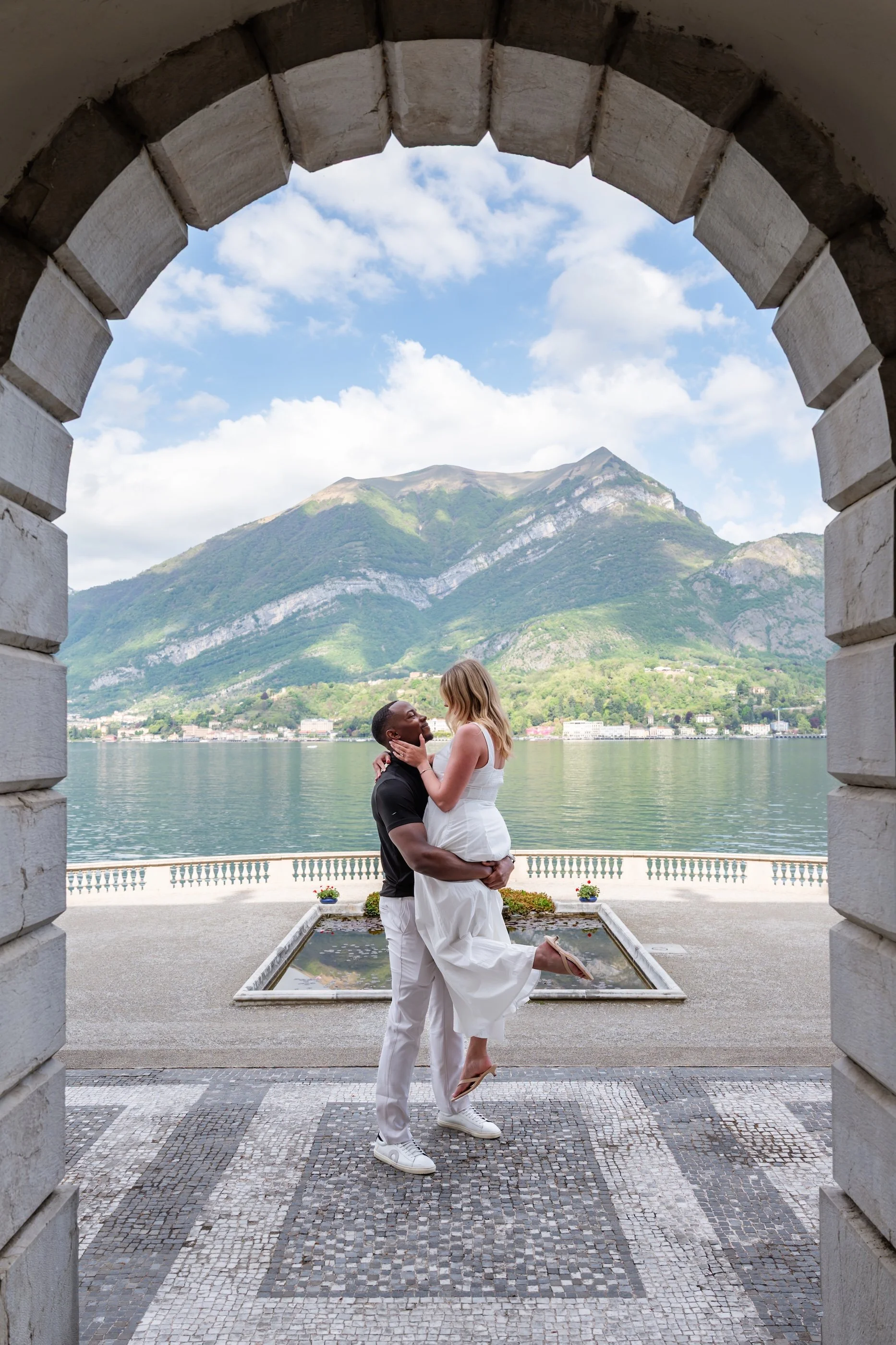 Couple photo shoot in Villa Melzi