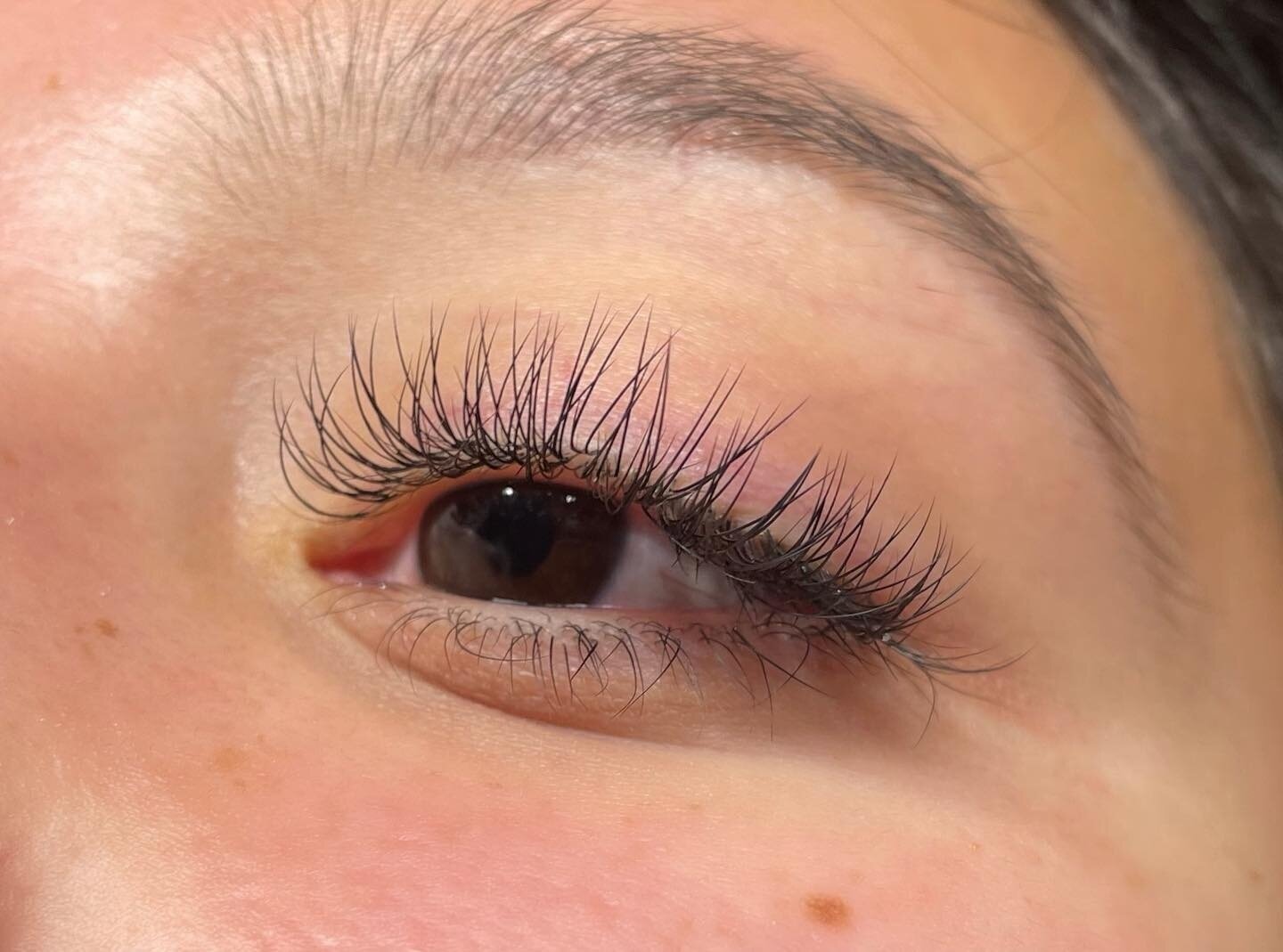 classic set🤩⁠
⁠
&bull;⁠
&bull;⁠
&bull;⁠
⁠
#lashartist #lashtech #lashextensions #lashedbymaggie #classiclashes #hybridlashes #lightvolumelashes #volumelashes #megavolume #eyelashes #lashes #eyelashextensions #lashesonfleek #lashgoals #bossbabe #lash