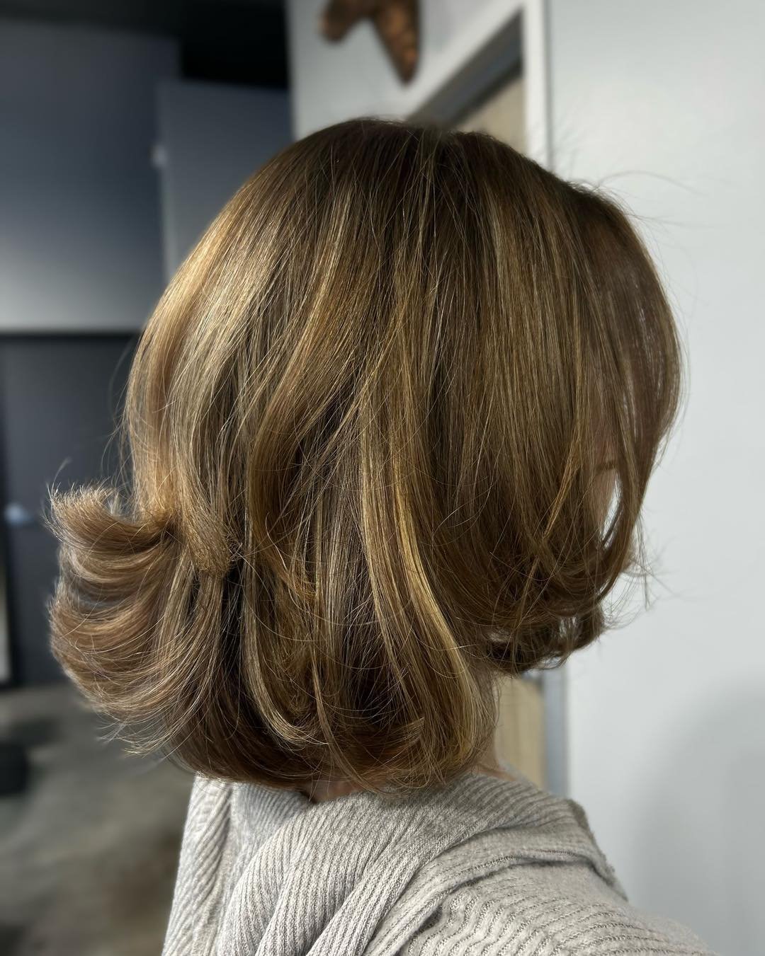 ✨ Fresh Cut, Fresh Confidence ✨

Short hair, bold style! 💇&zwj;♀️ Tani worked her magic with this stunning short haircut, bringing texture, movement, and effortless style. Whether you&rsquo;re looking for a chic pixie, a sleek bob, or something uniq