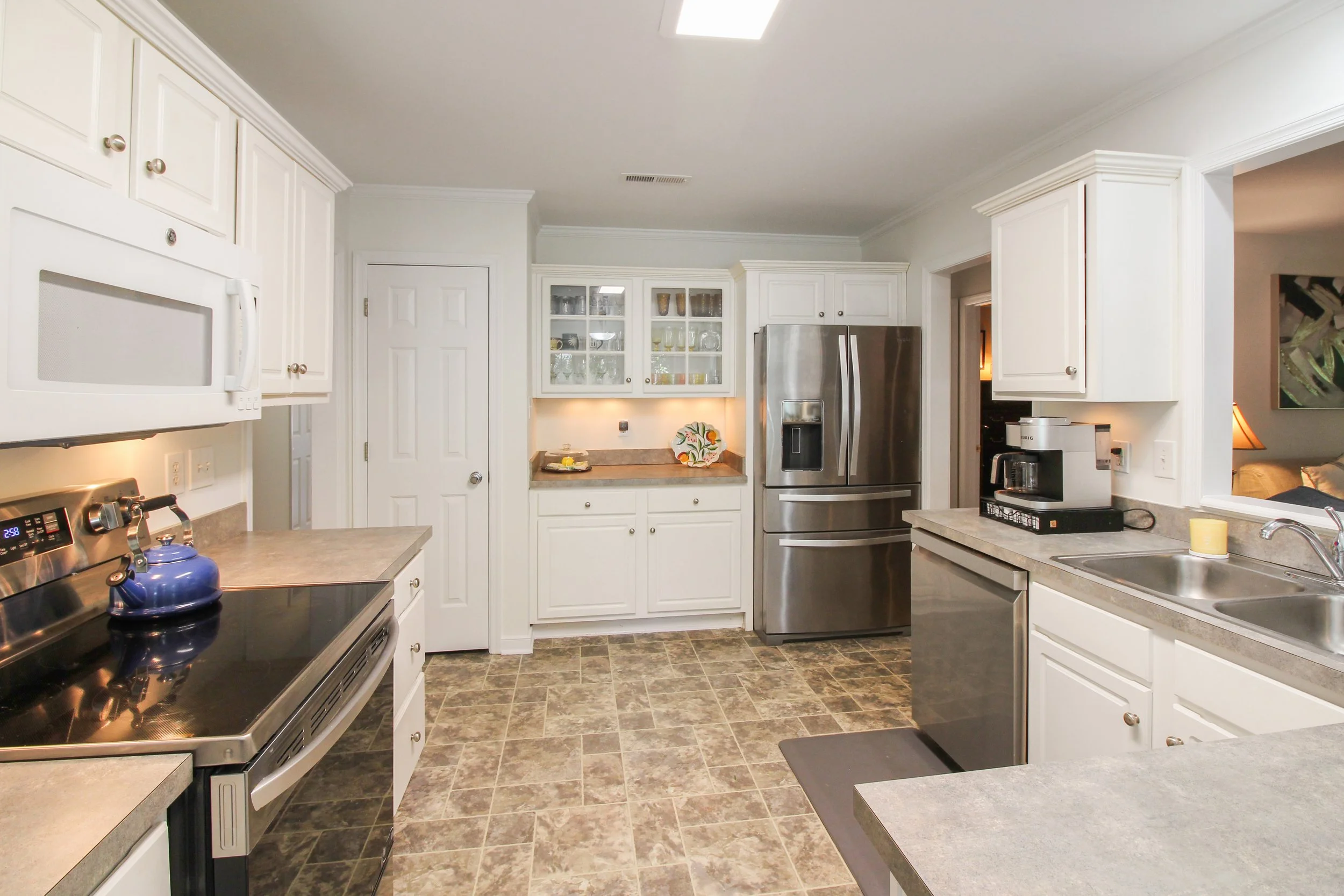Kitchen - 2.jpg