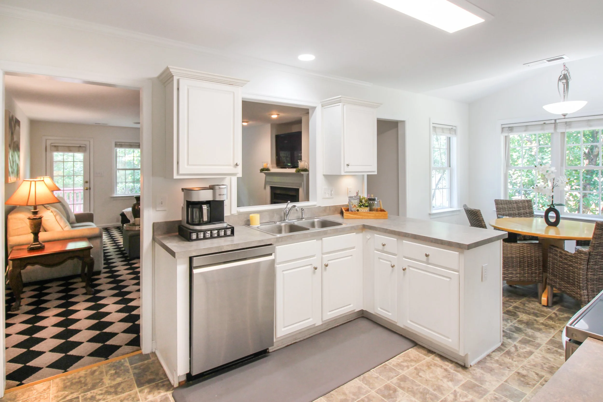 Kitchen - 1.jpg