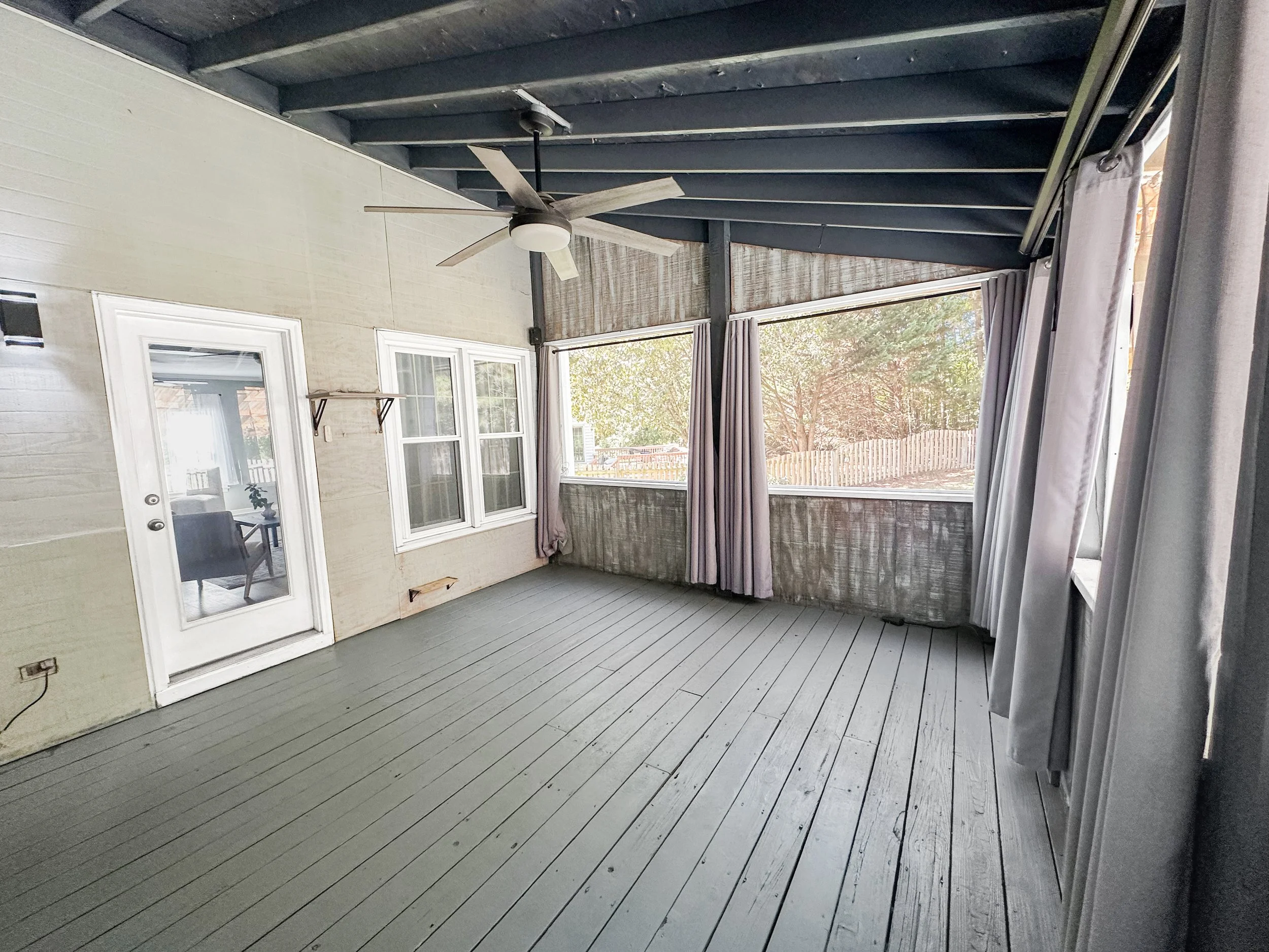 13 - Screened In Porch(1).jpg
