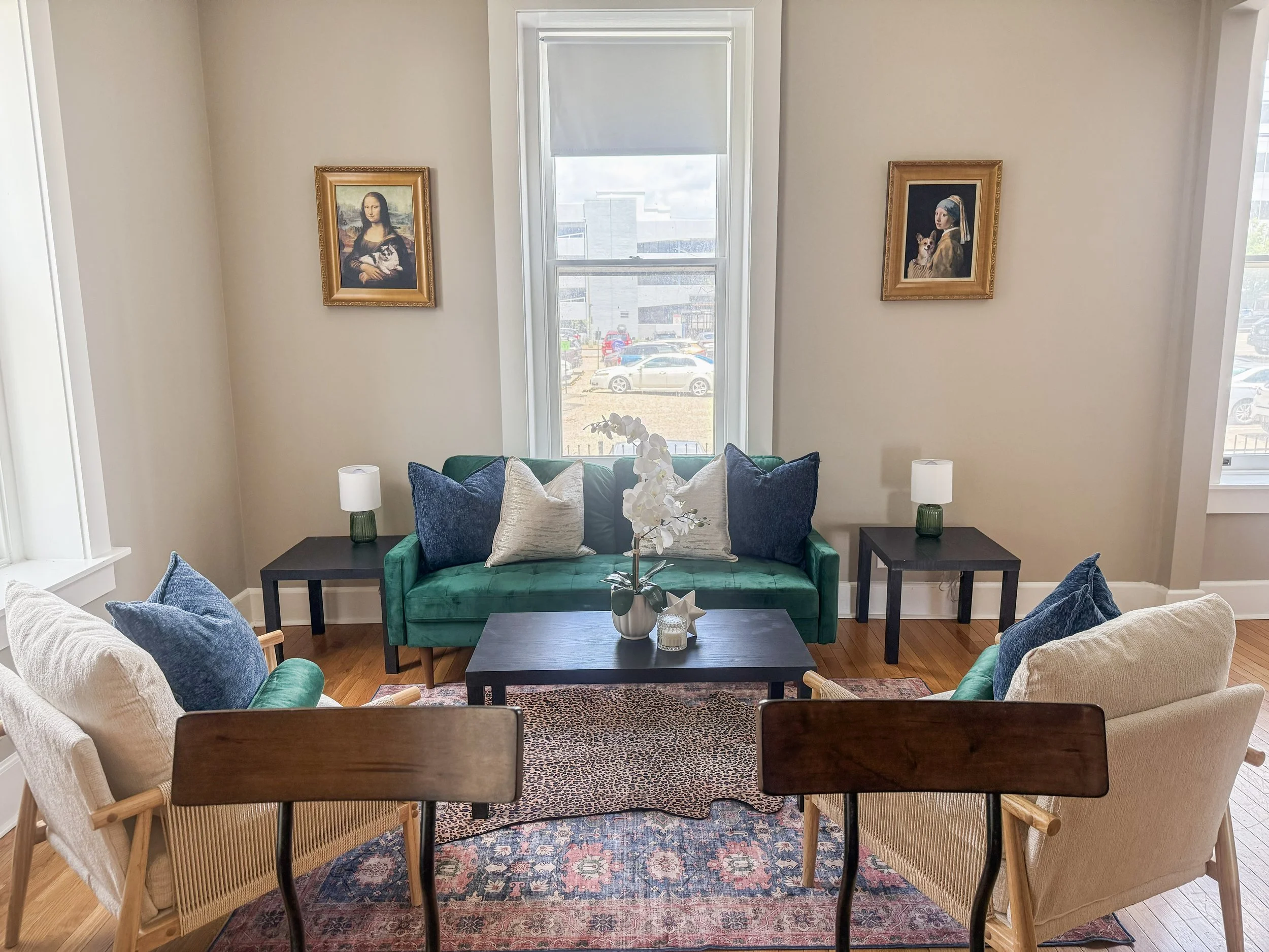9 - Living Room - 1.jpg