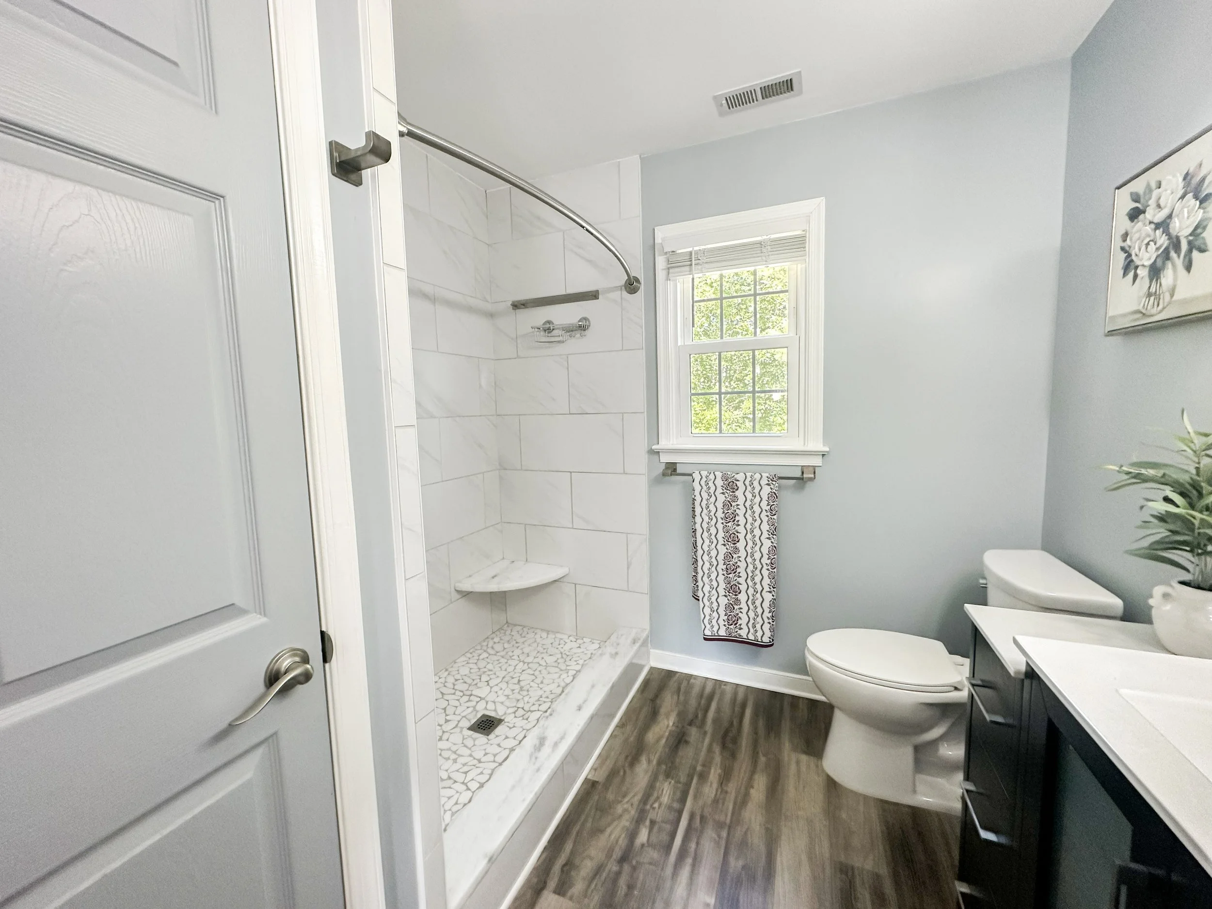 4 - Bathroom 1.jpg
