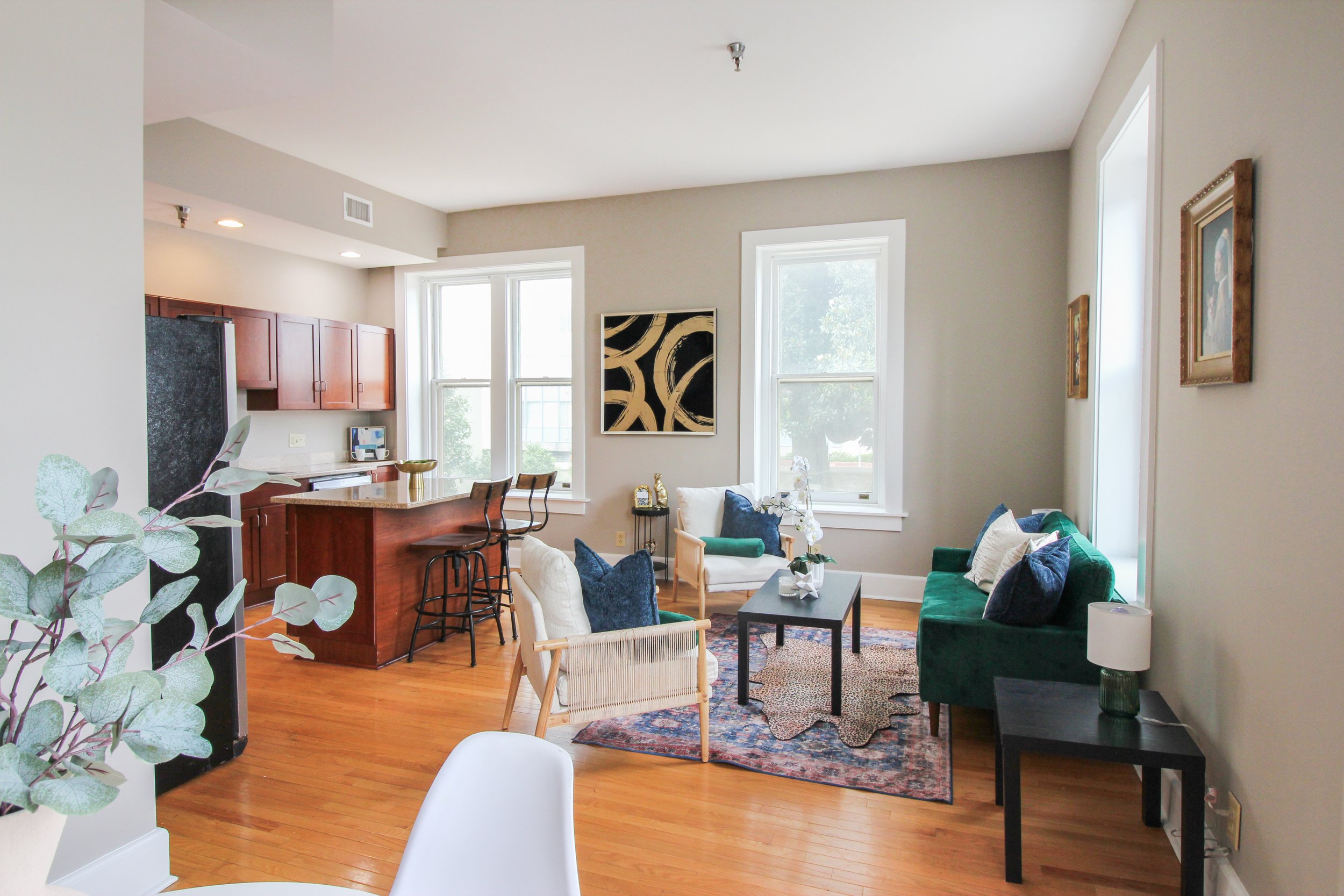 10 - Living Room - 5.jpg