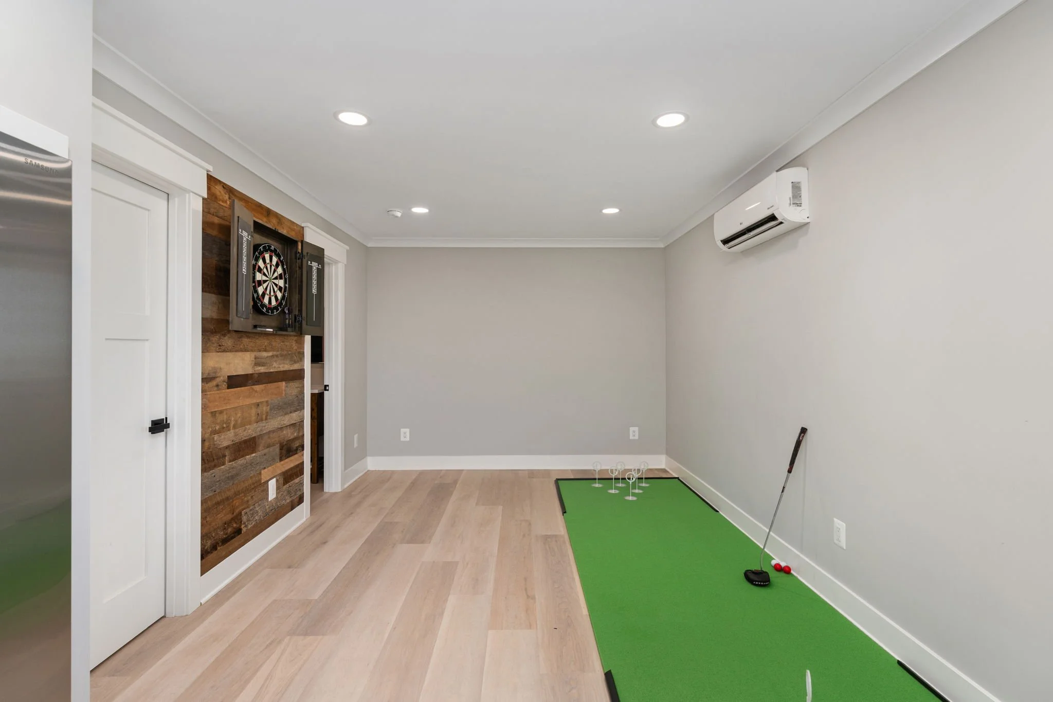 56-web-or-mls-464 Shenandoah Valley Dr interior-37.jpg