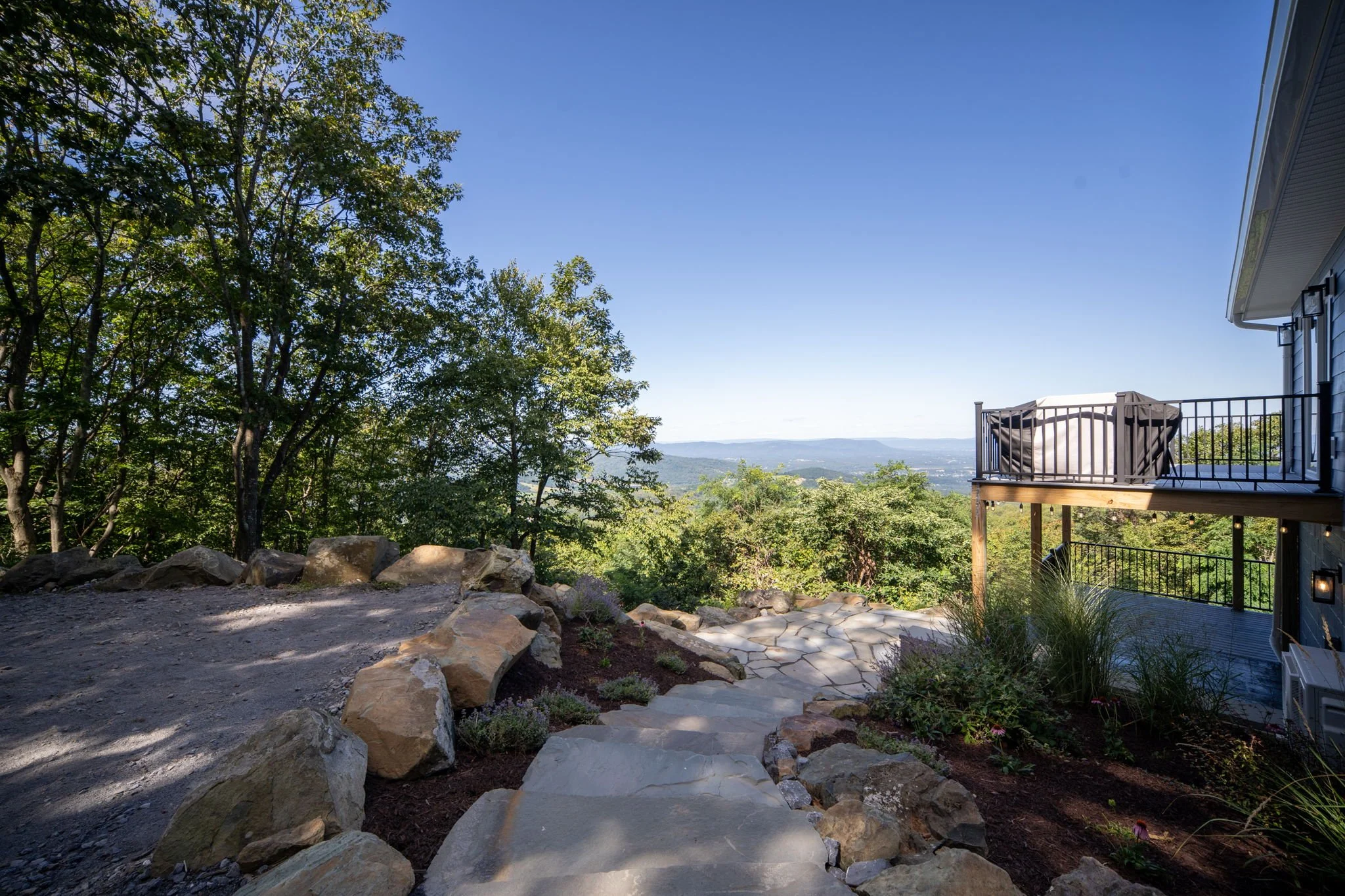 14-web-or-mls-464 Shenandoah Valley Dr exterior-7.jpg