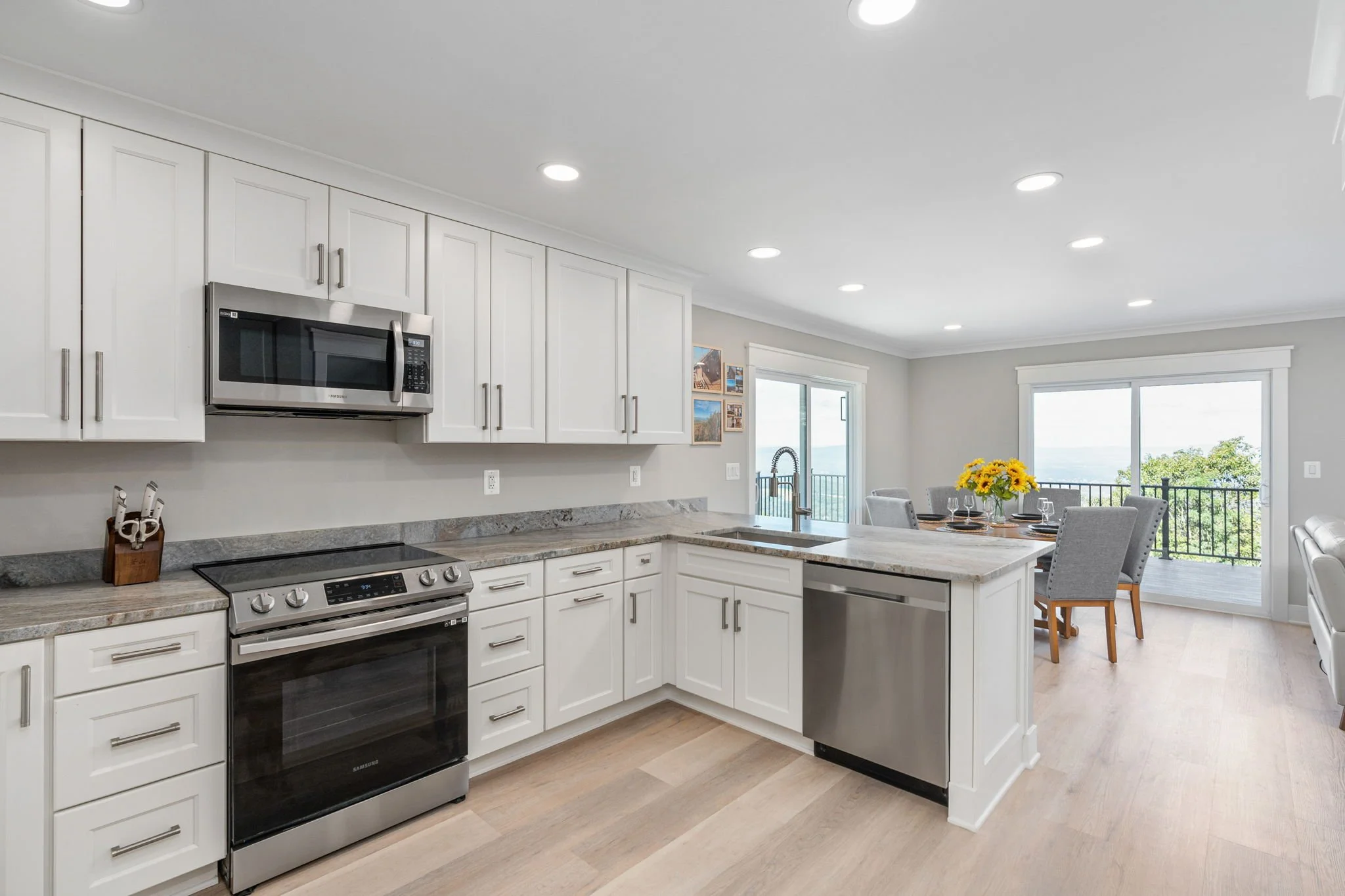 24-web-or-mls-464 Shenandoah Valley Dr interior-6.jpg