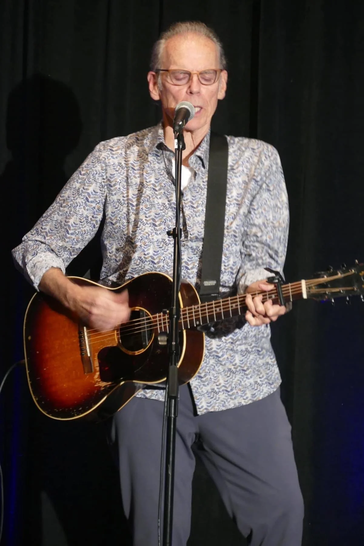 solo performance John Hiatt