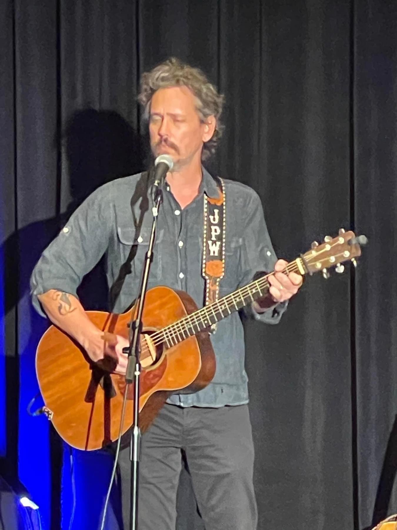 Solo performance John Paul White