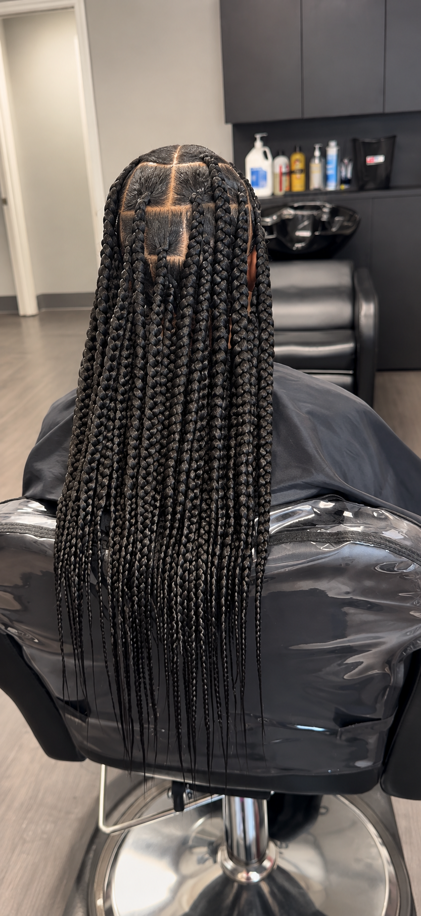 Large Knotlesss  Box Braids 
