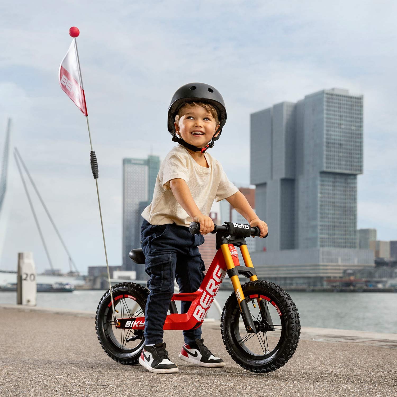 8715839077803_BERG_Biky_Cross_Red_M2.jpg